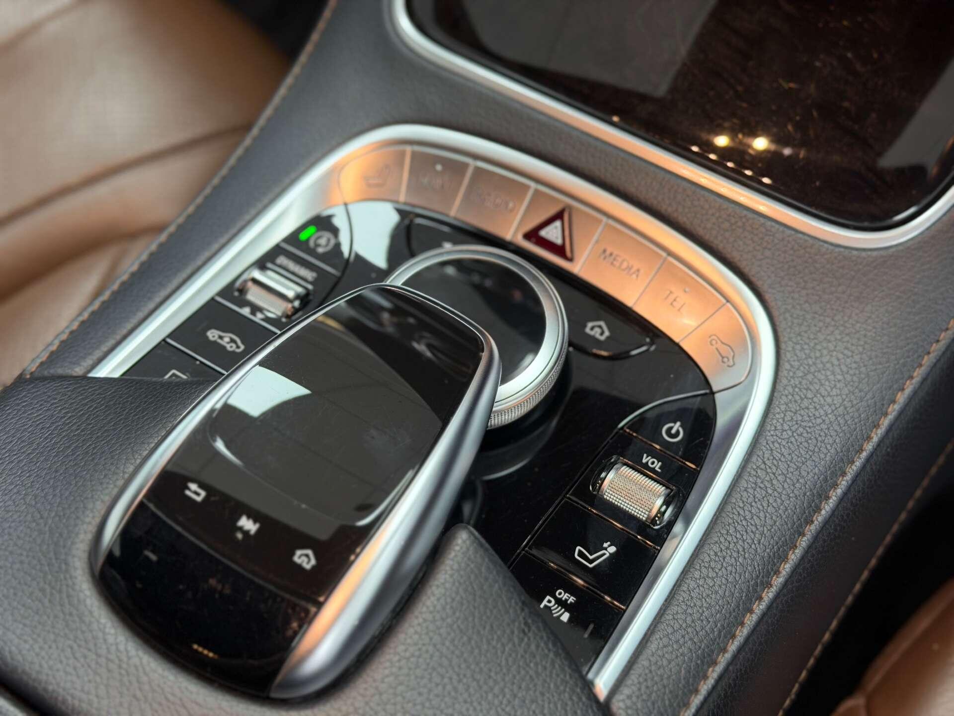 Mercedes-Benz S-Class view 51