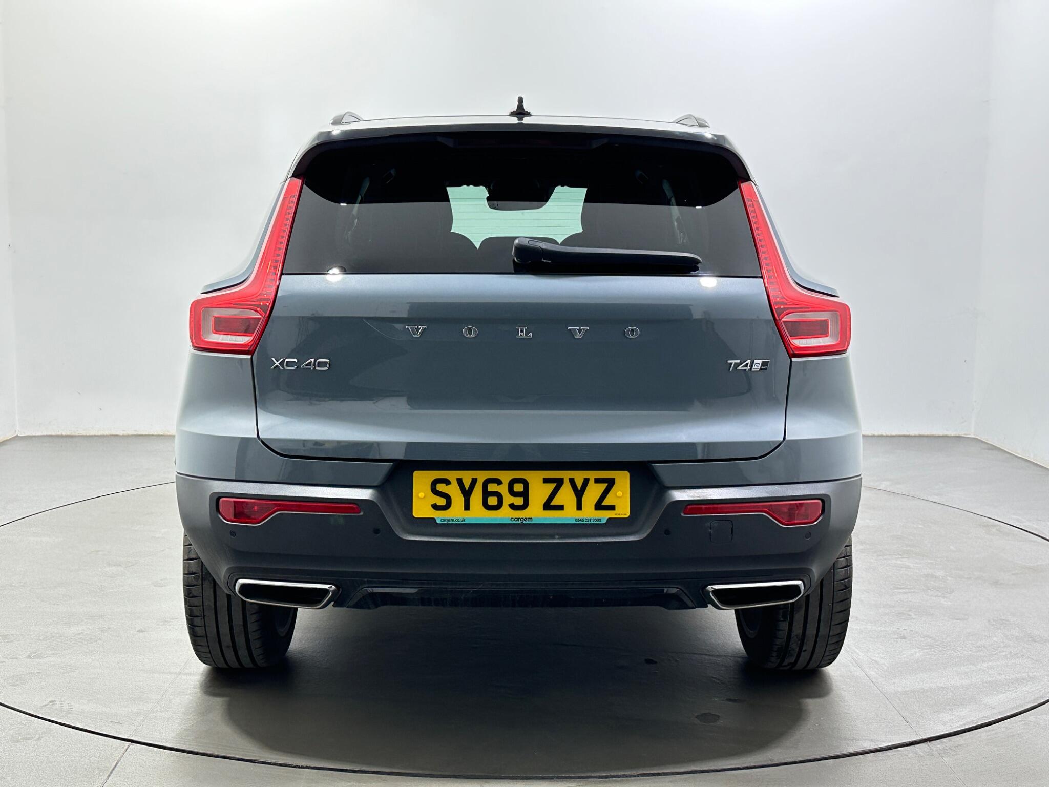 Volvo XC40 view 7