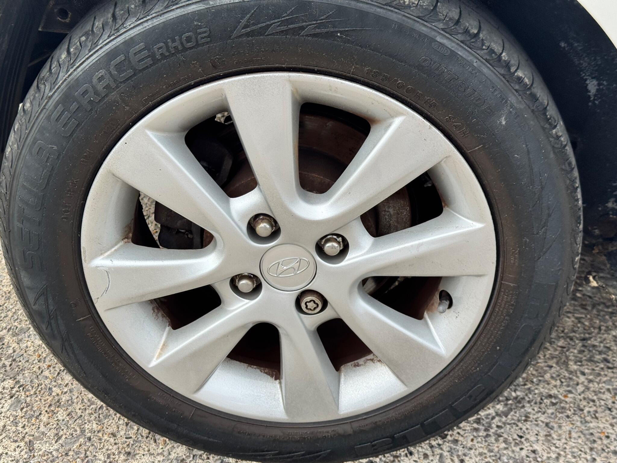 Hyundai i20 view 41