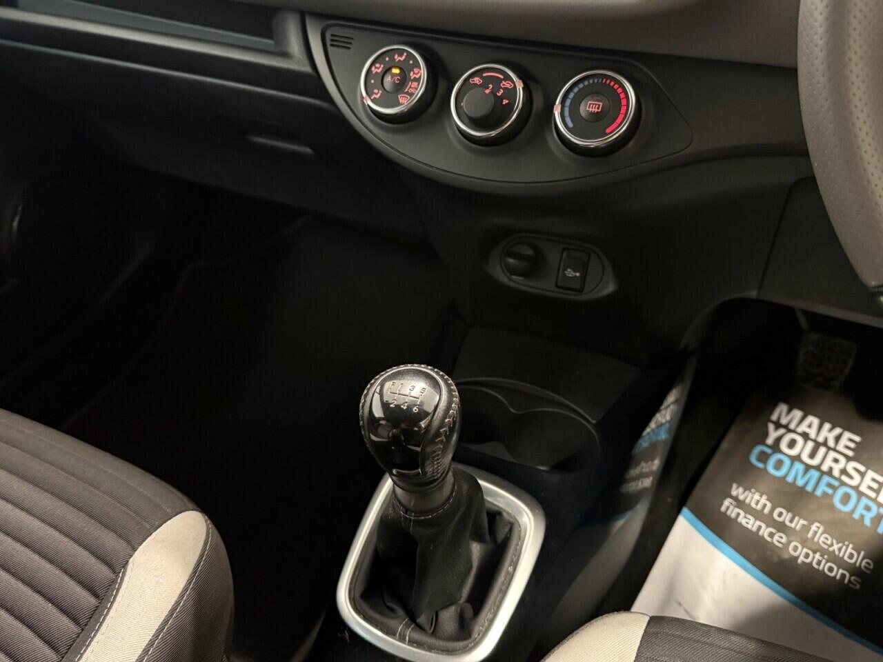 Toyota Yaris view 20