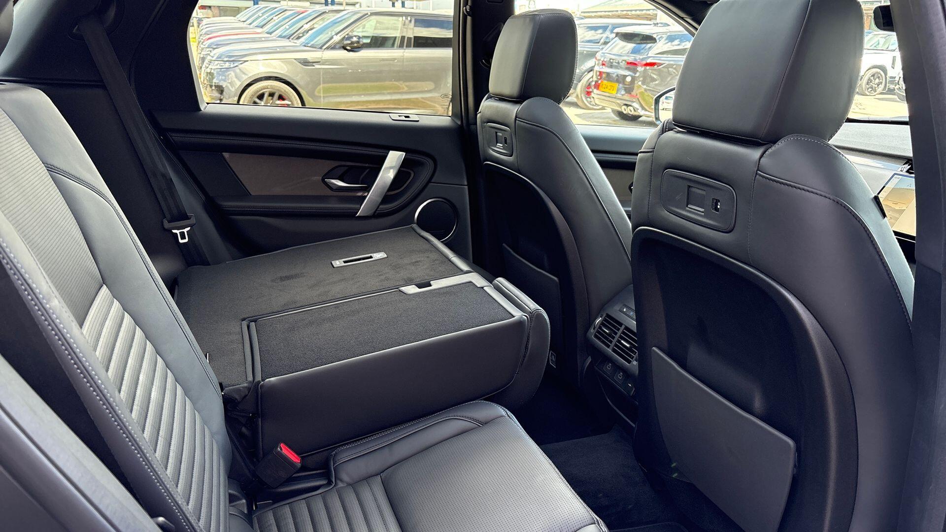 Land Rover Discovery Sport view 24