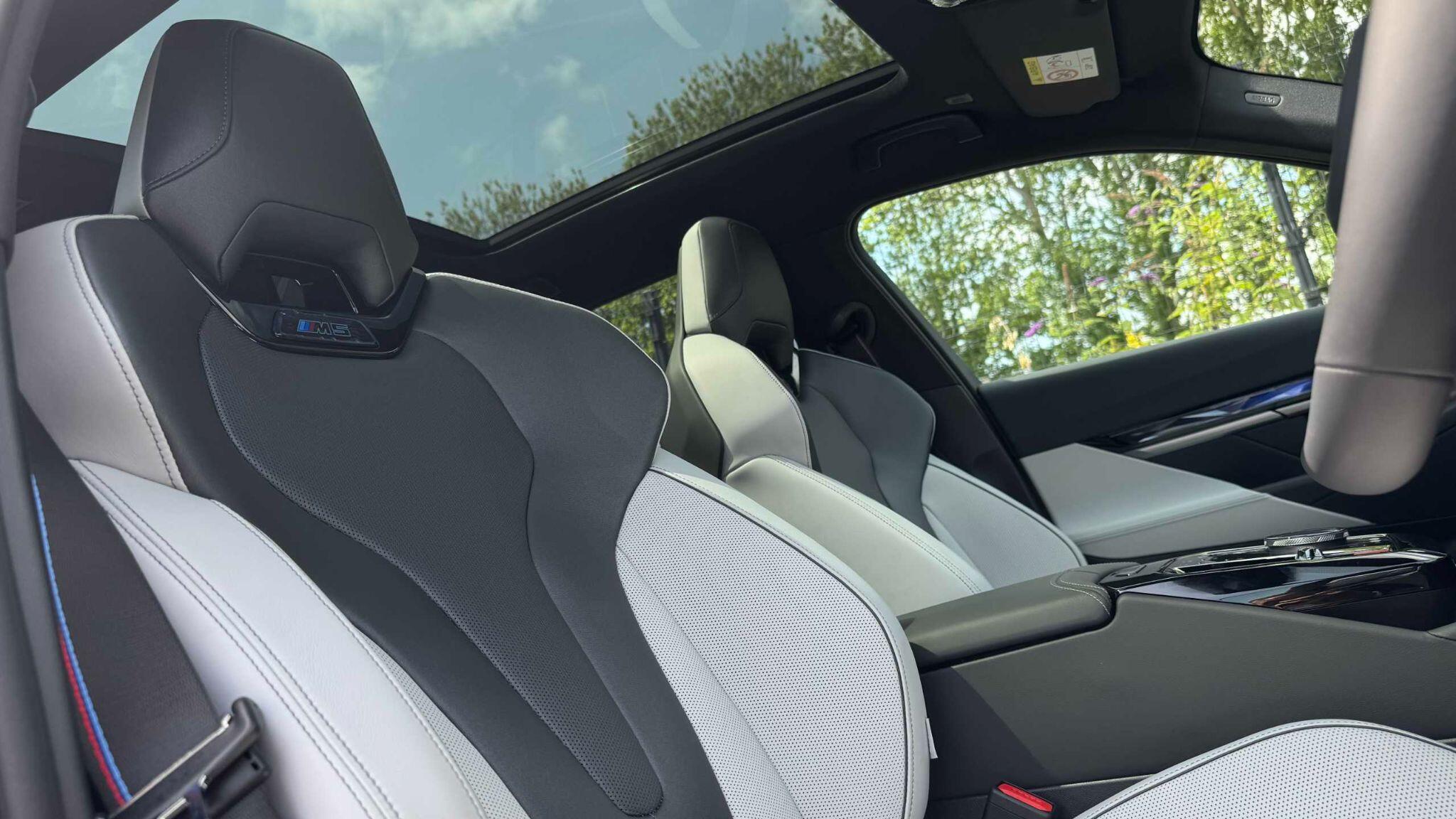 BMW M5 view 15