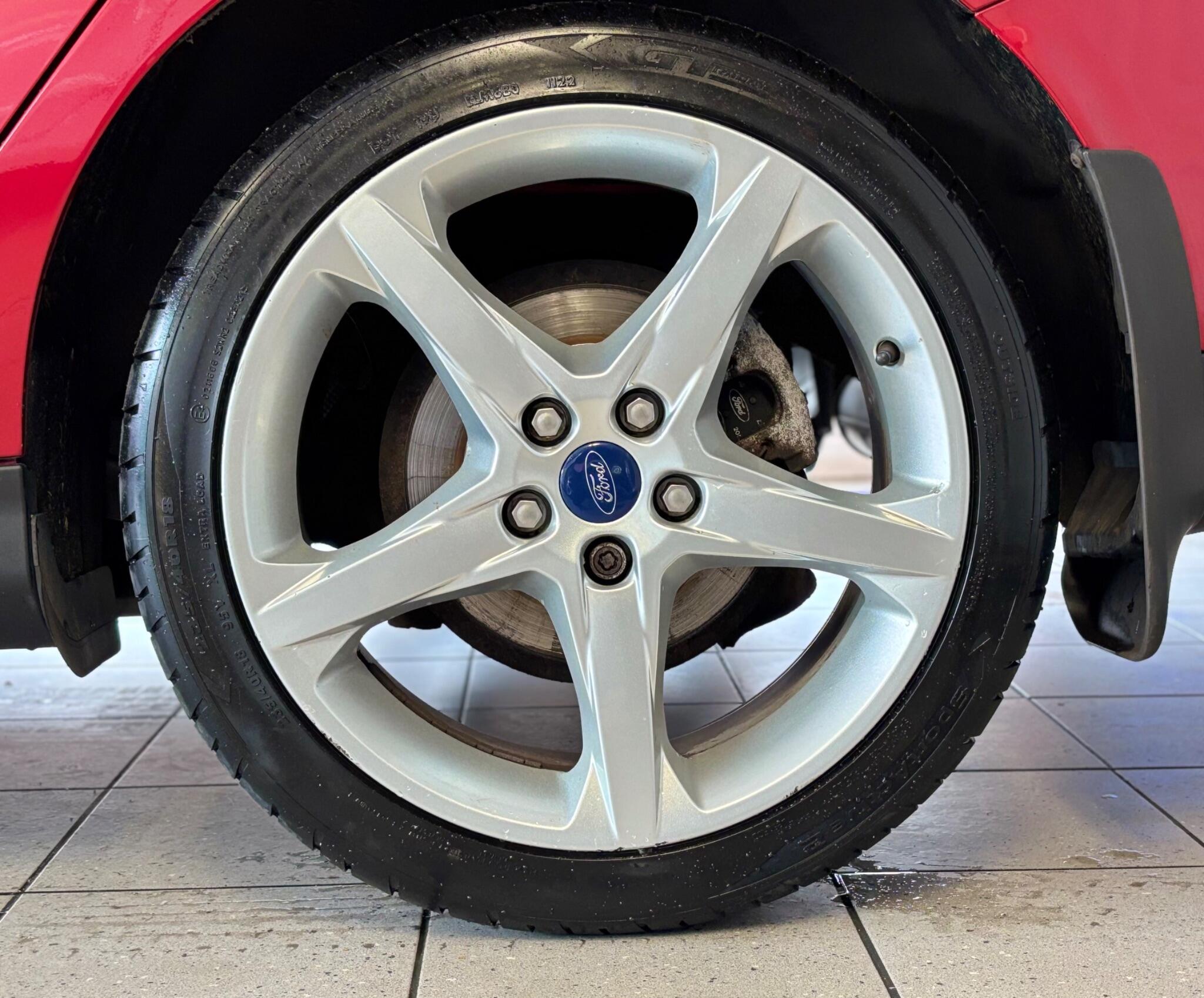 Ford Focus view 16