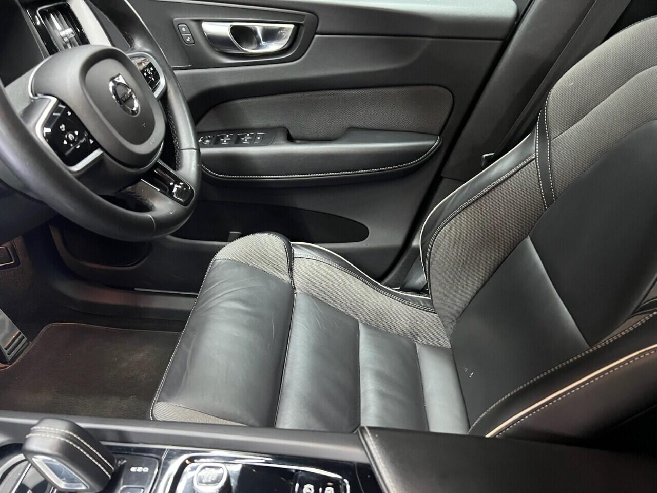 Volvo XC60 view 35