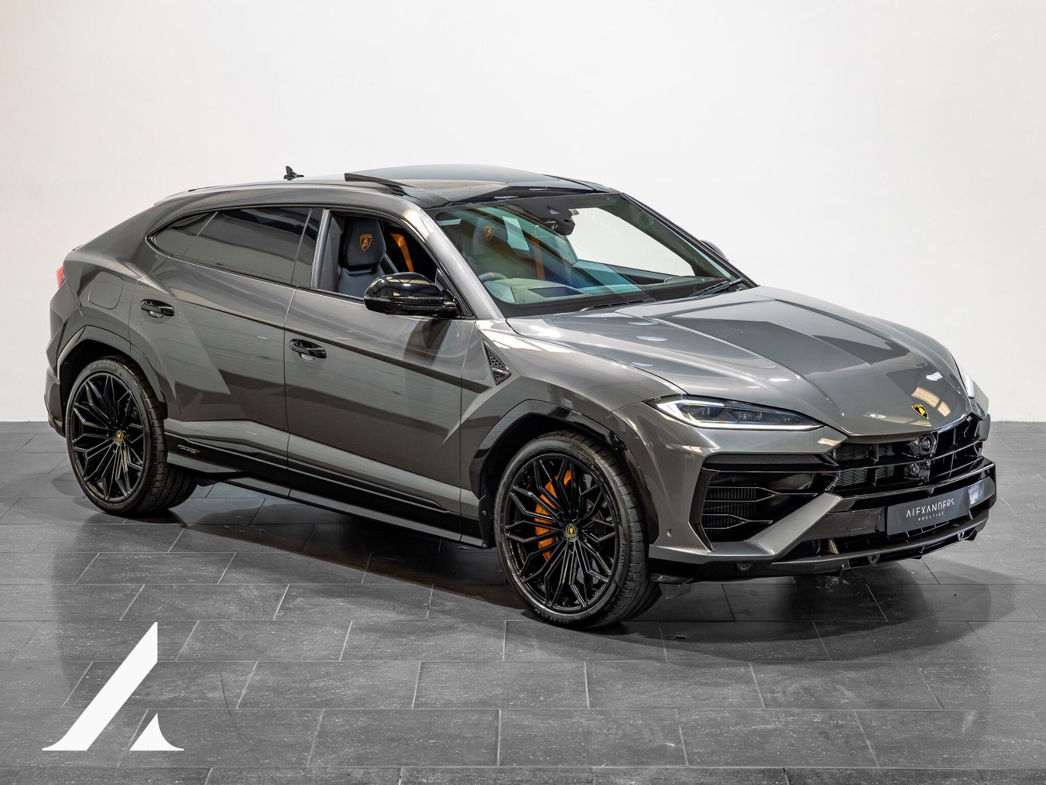 Lamborghini Urus main image