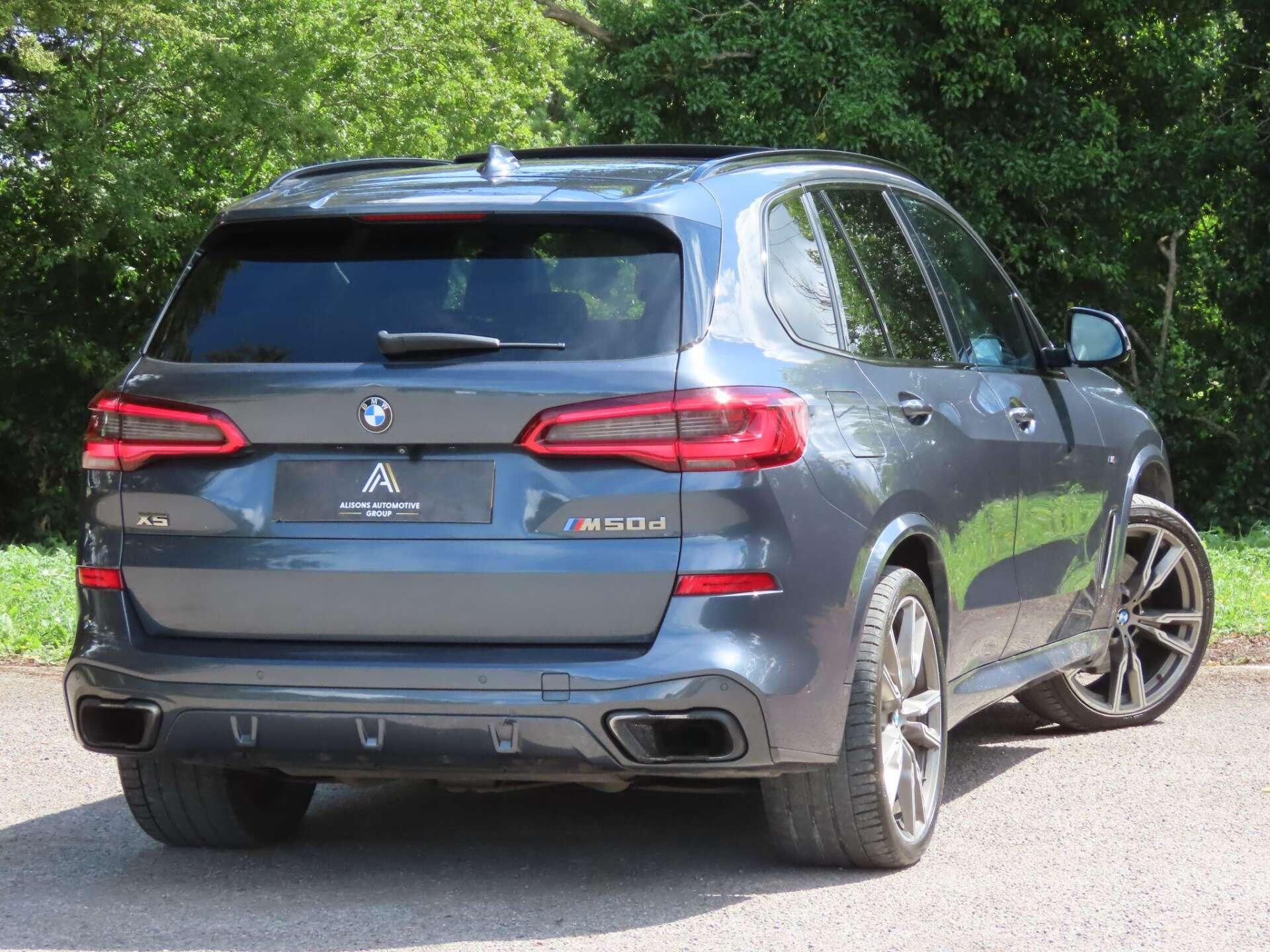 BMW X5 view 5