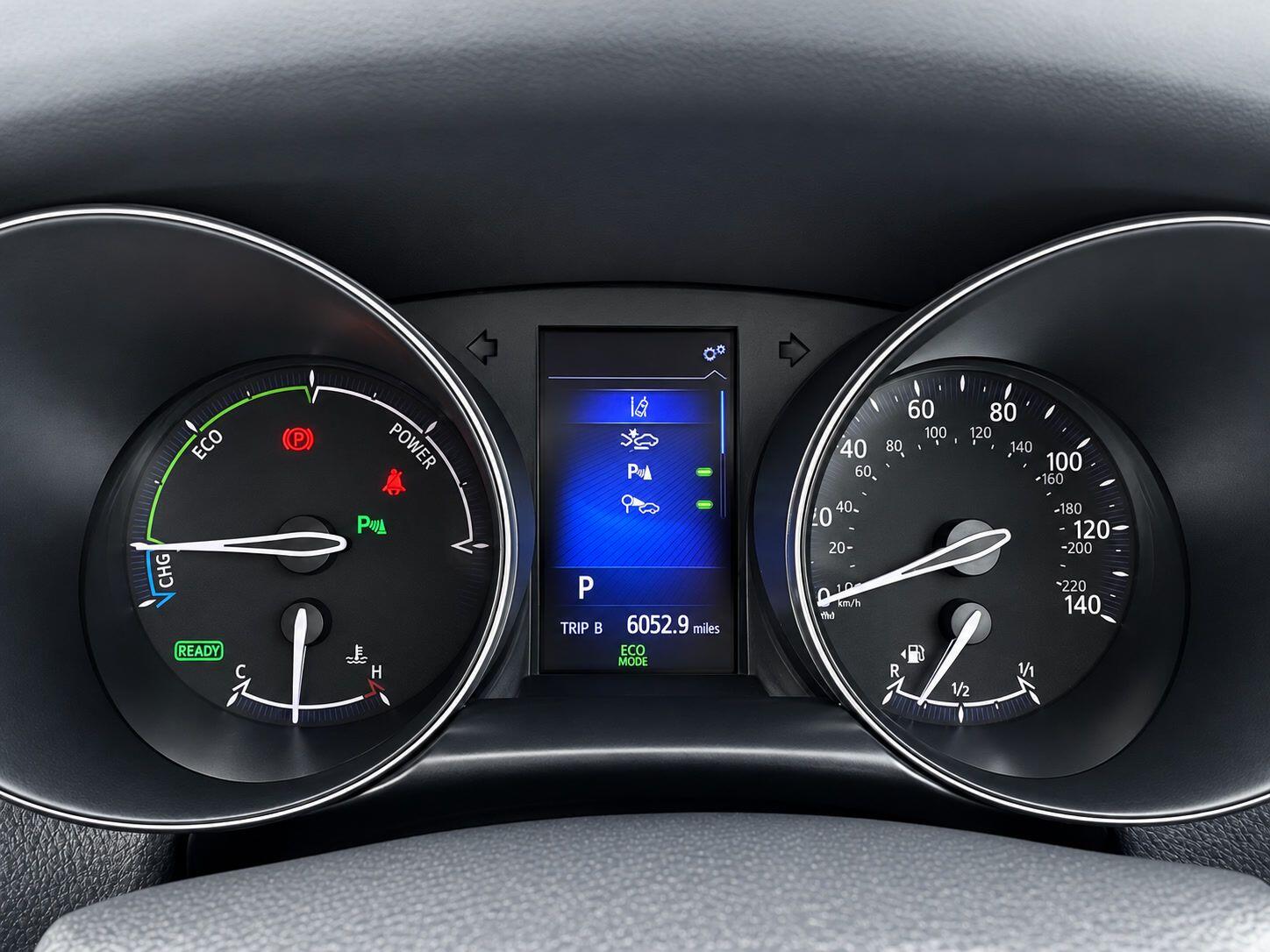 Toyota C-HR view 24