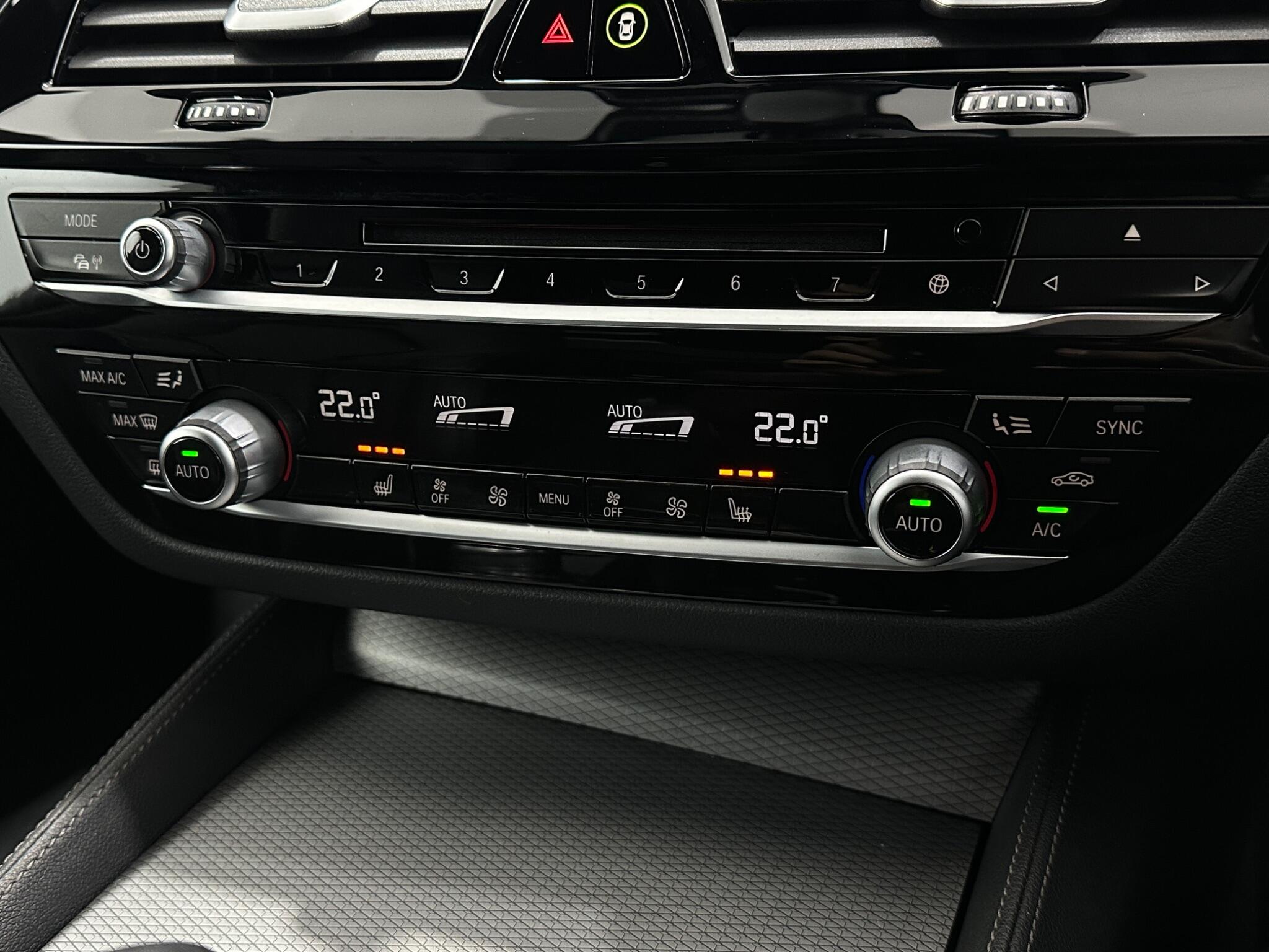 BMW 5 Series view 23