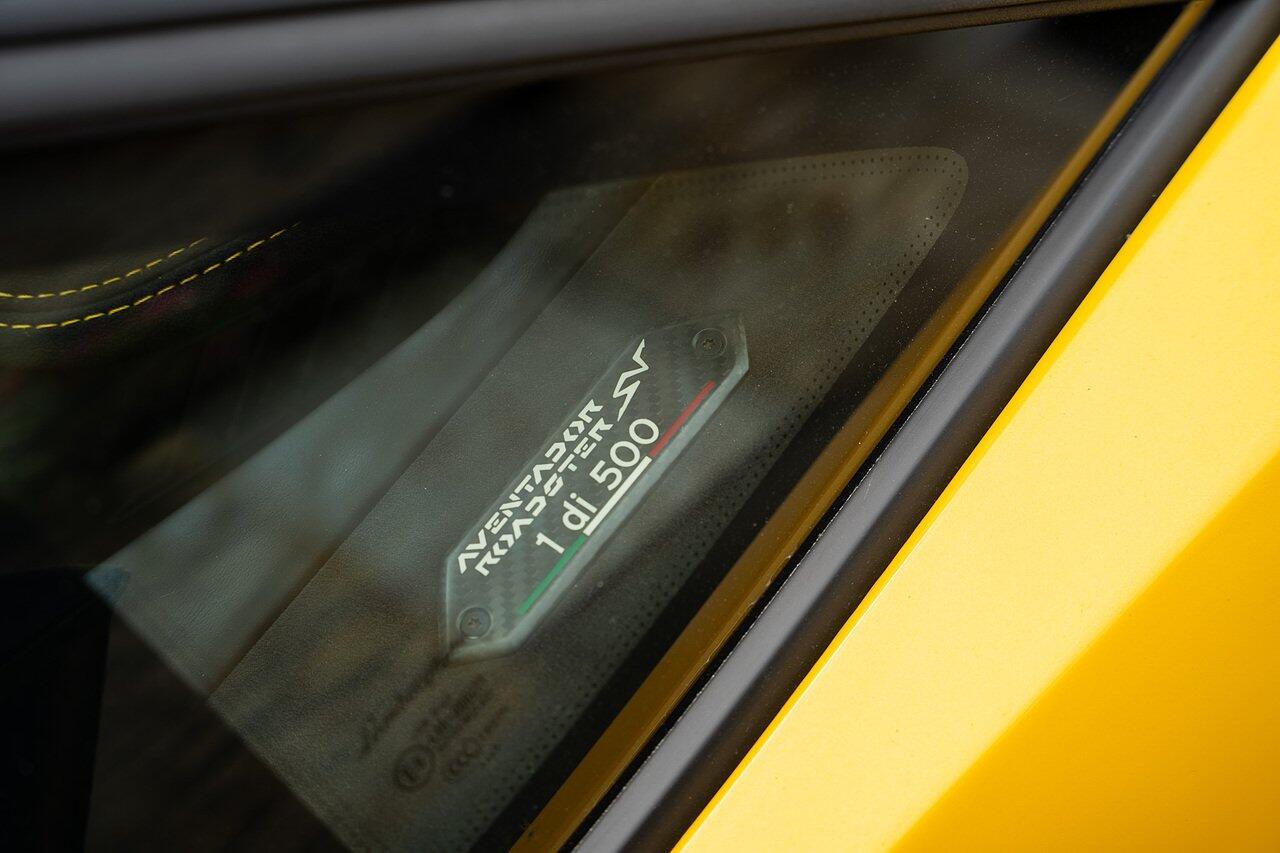 Lamborghini Aventador view 37