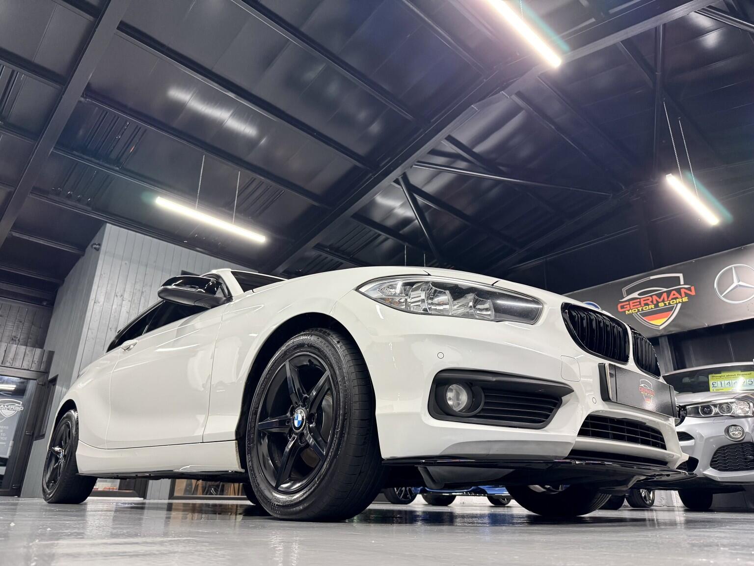 BMW 1 Series view 10