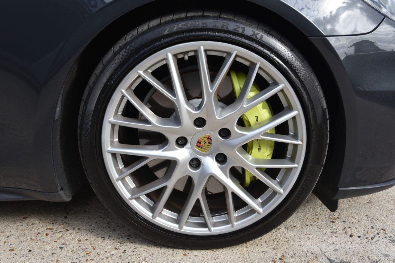 Porsche Panamera view 77