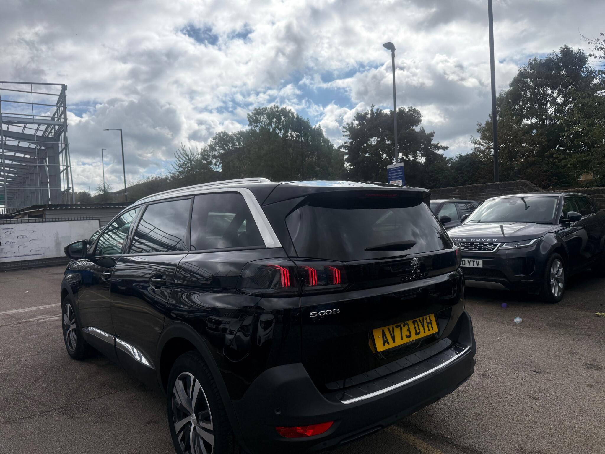 Peugeot 5008 view 6