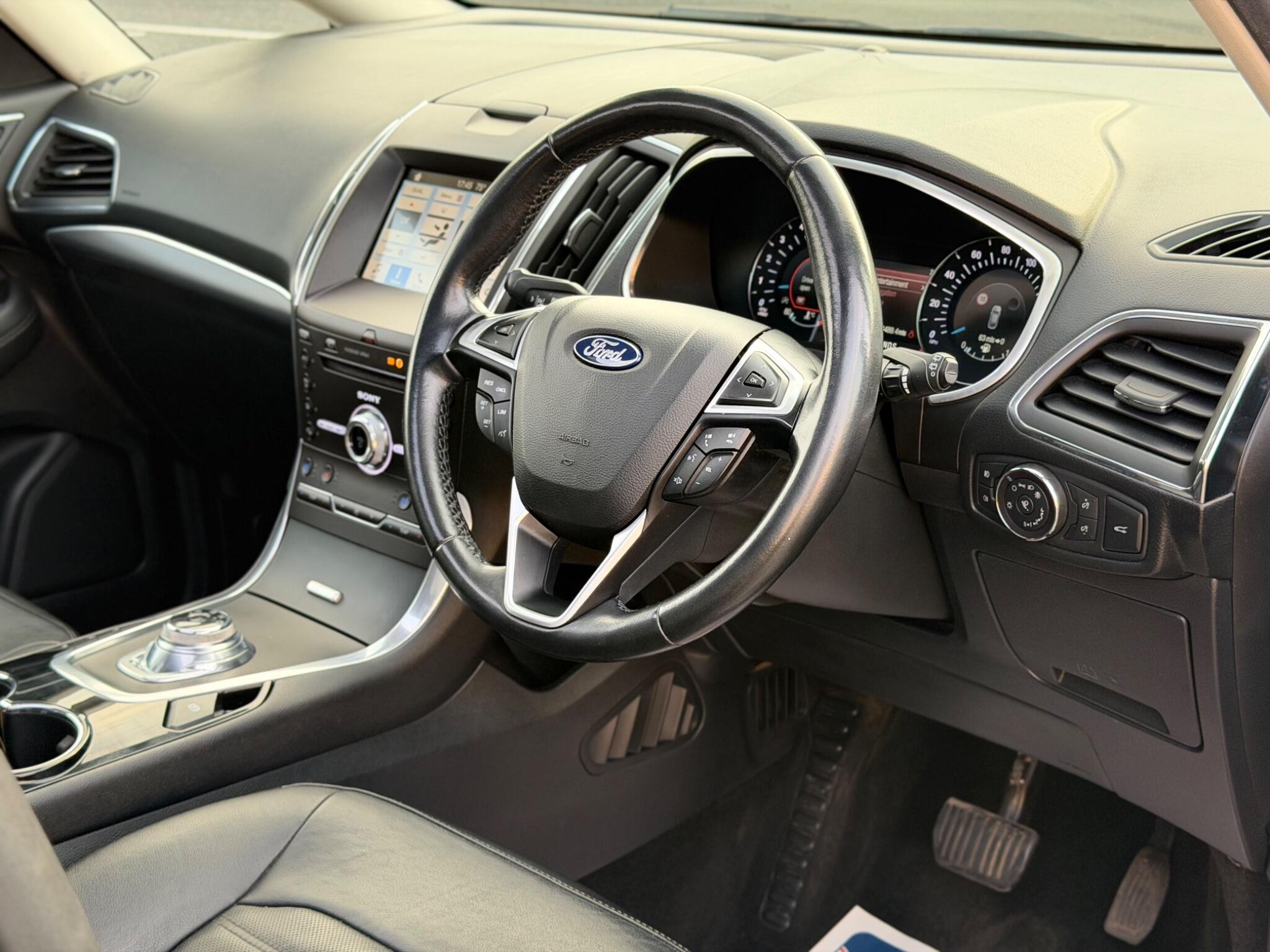 Ford Galaxy view 54
