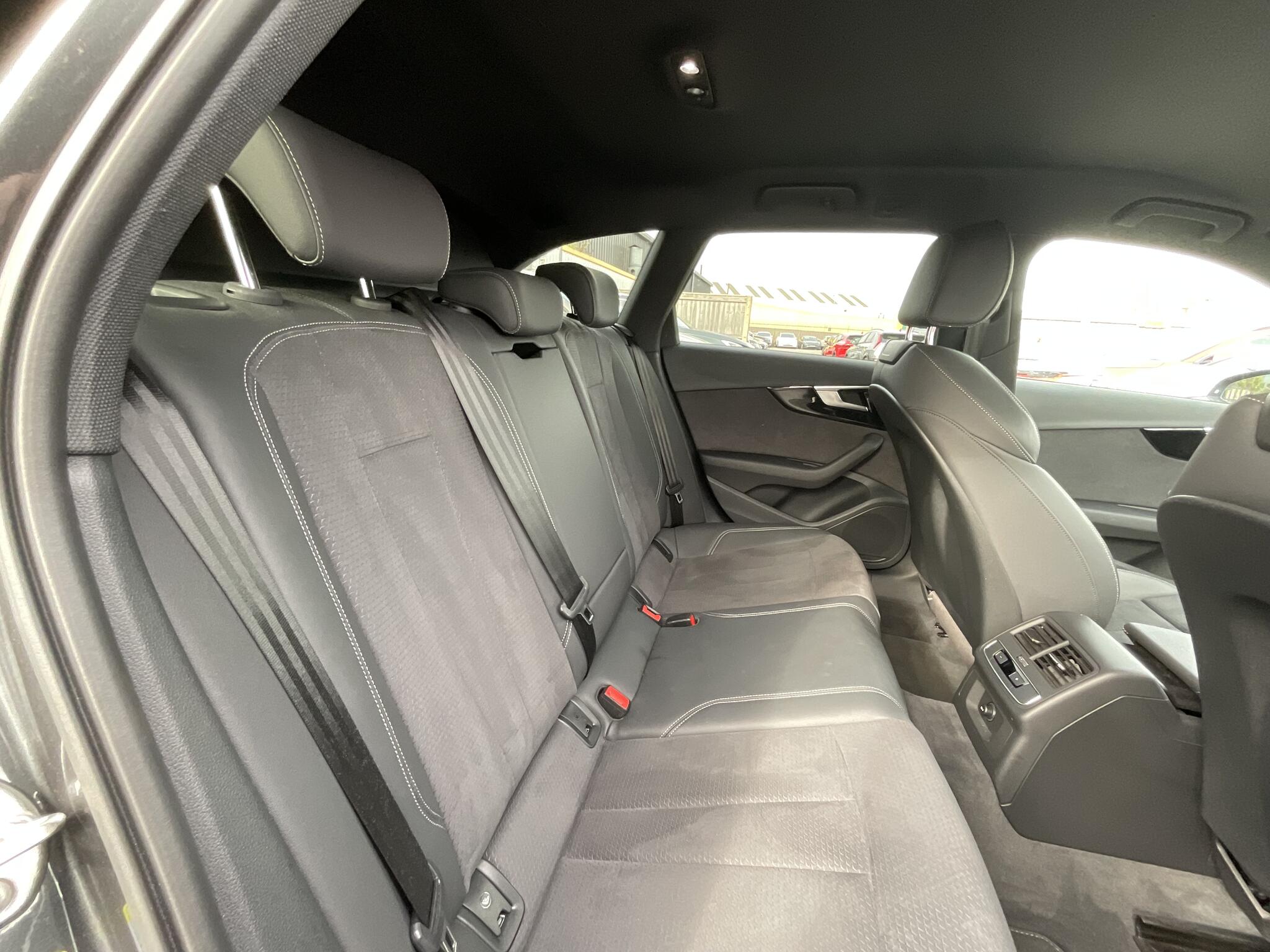 Audi A4 view 11