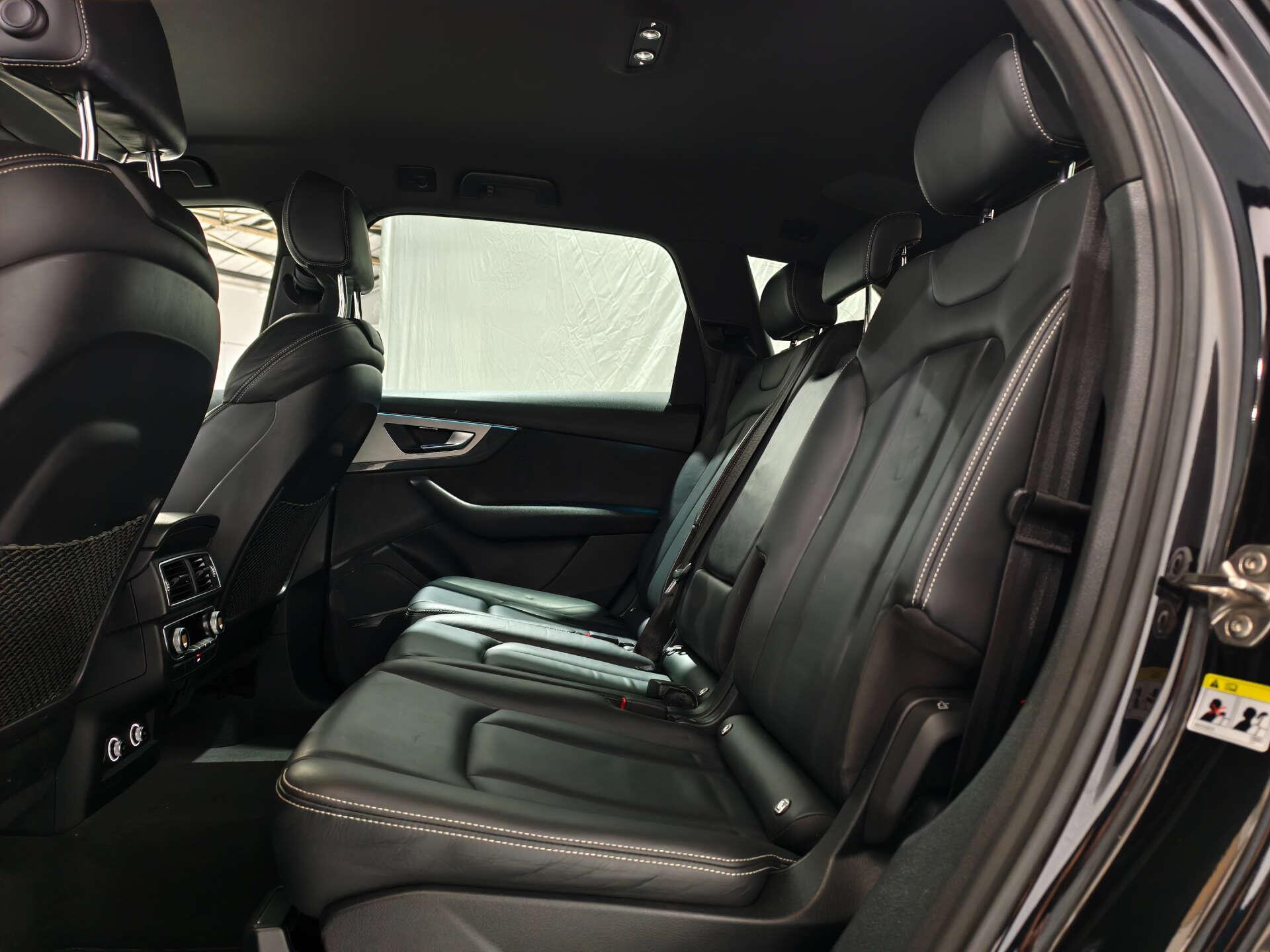 Audi SQ7 view 53