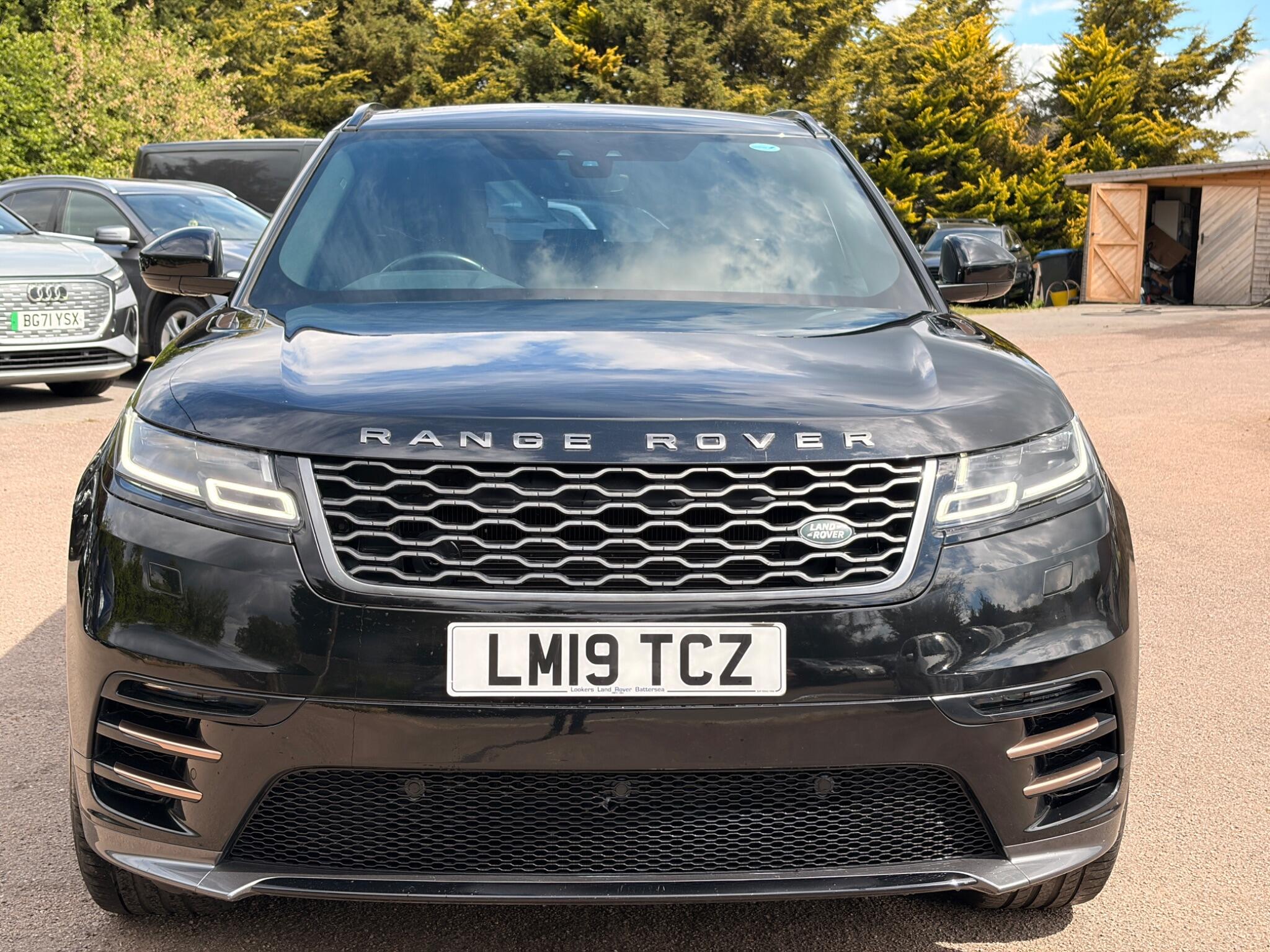 Land Rover Range Rover Velar view 2