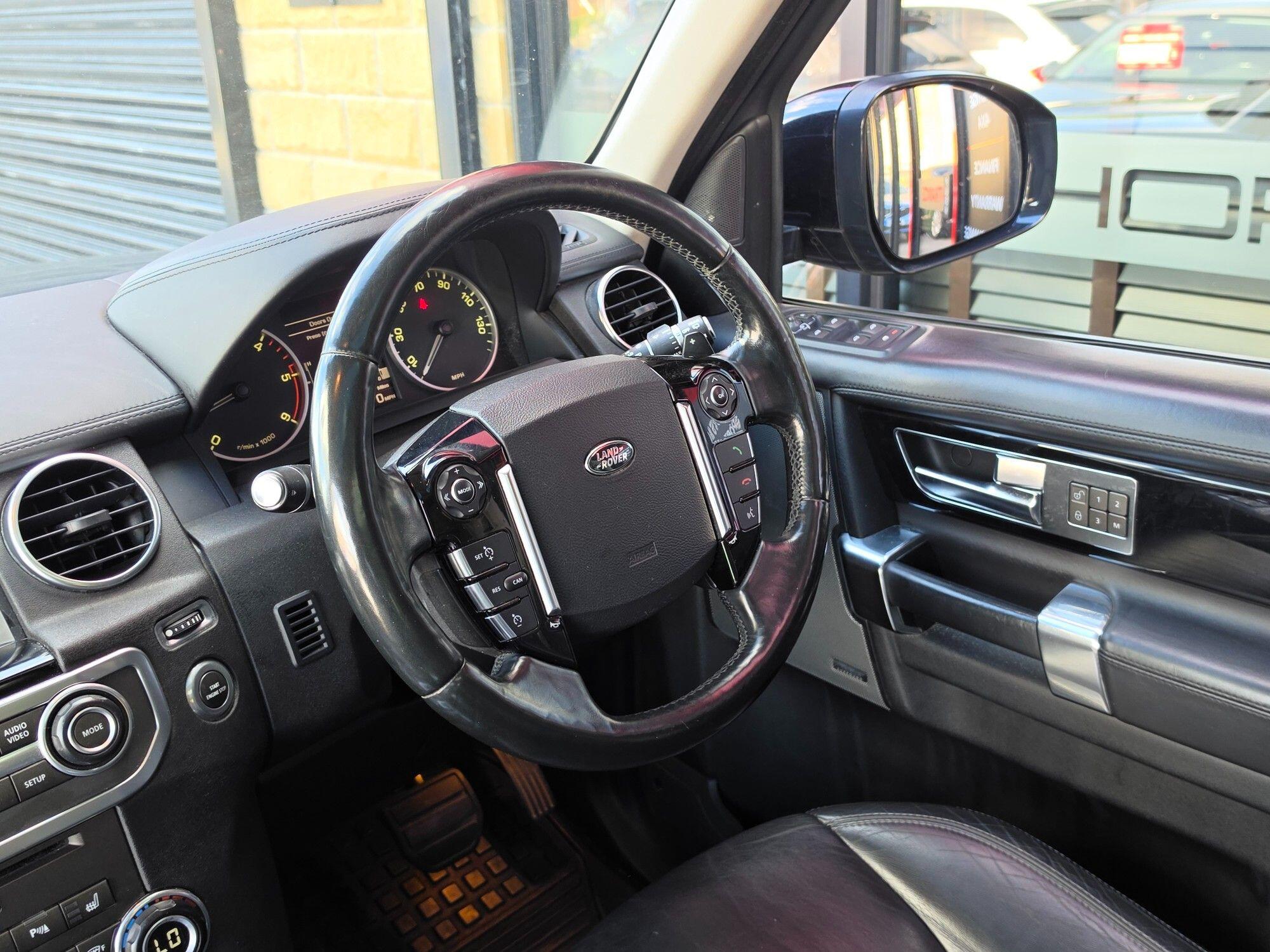 Land Rover Discovery view 60