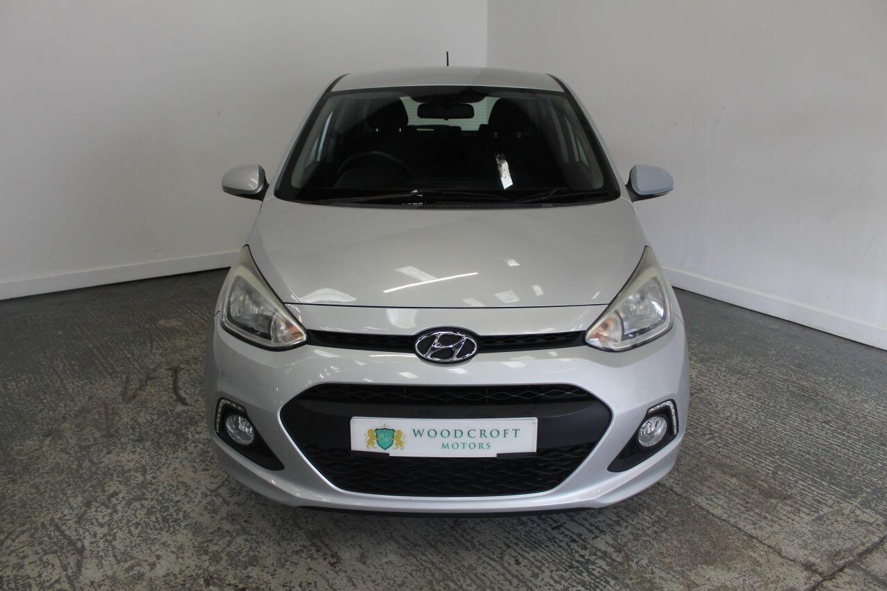 Hyundai i10 view 13