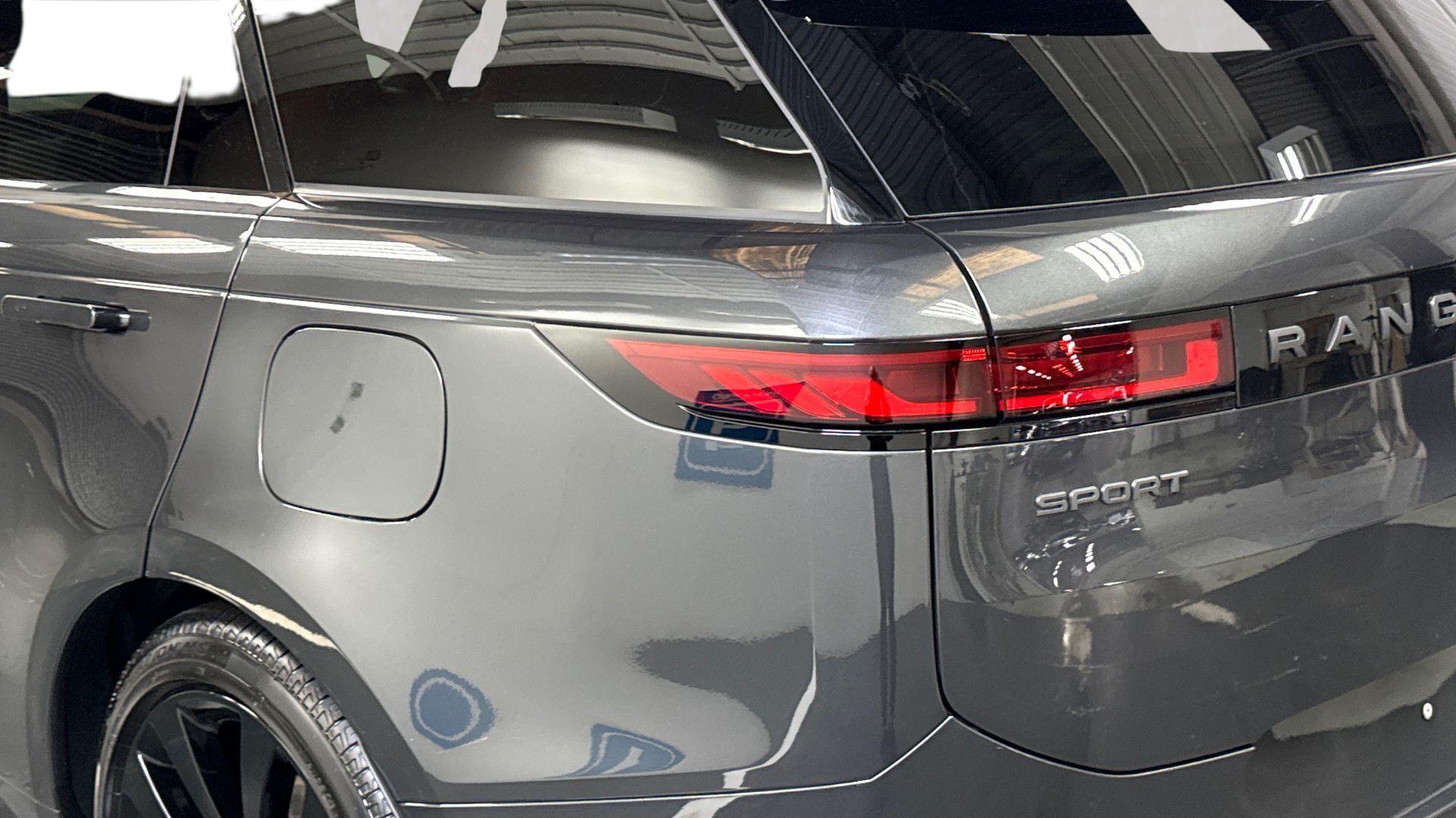Land Rover Range Rover Sport view 19