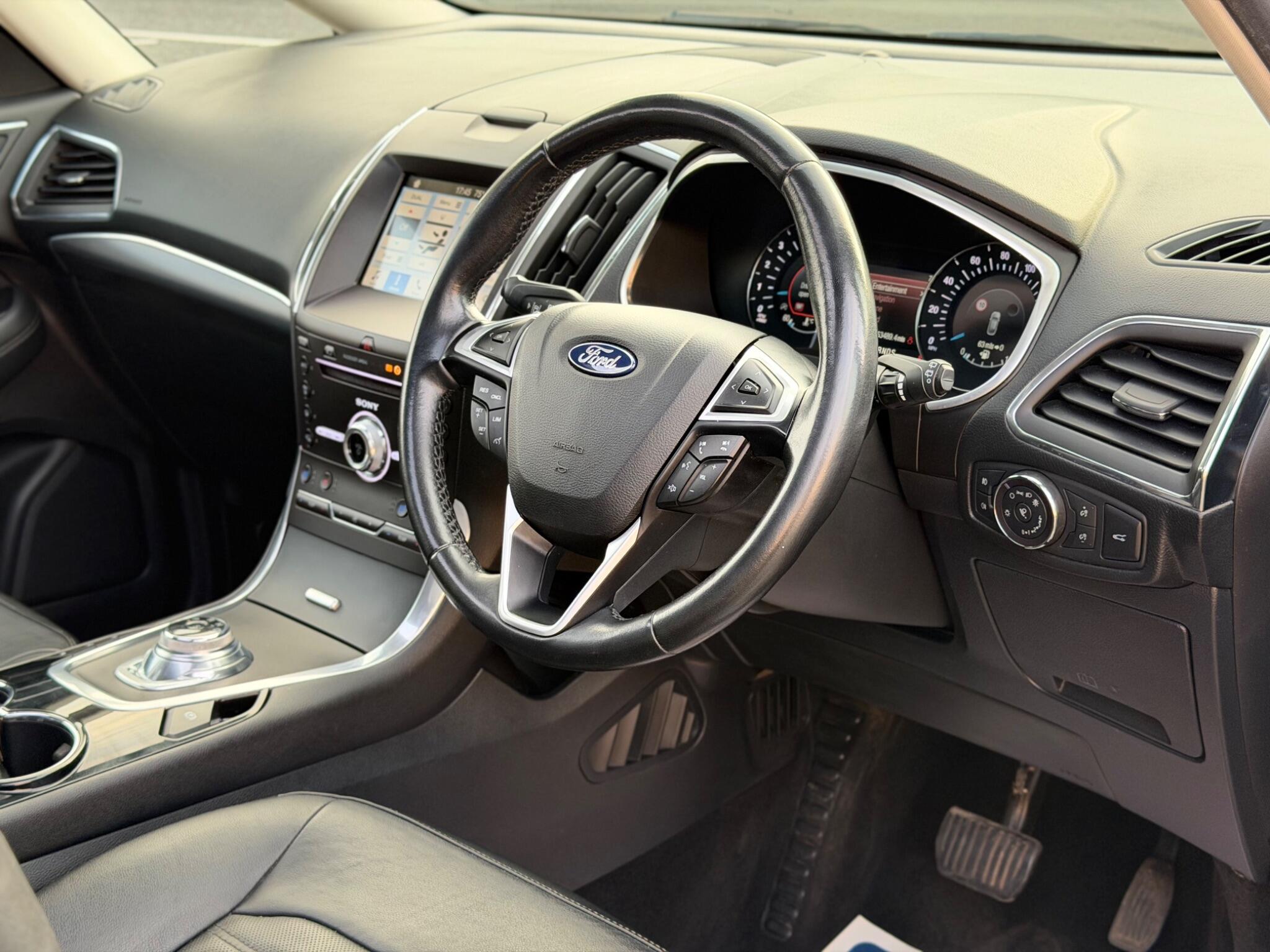 Ford Galaxy view 55