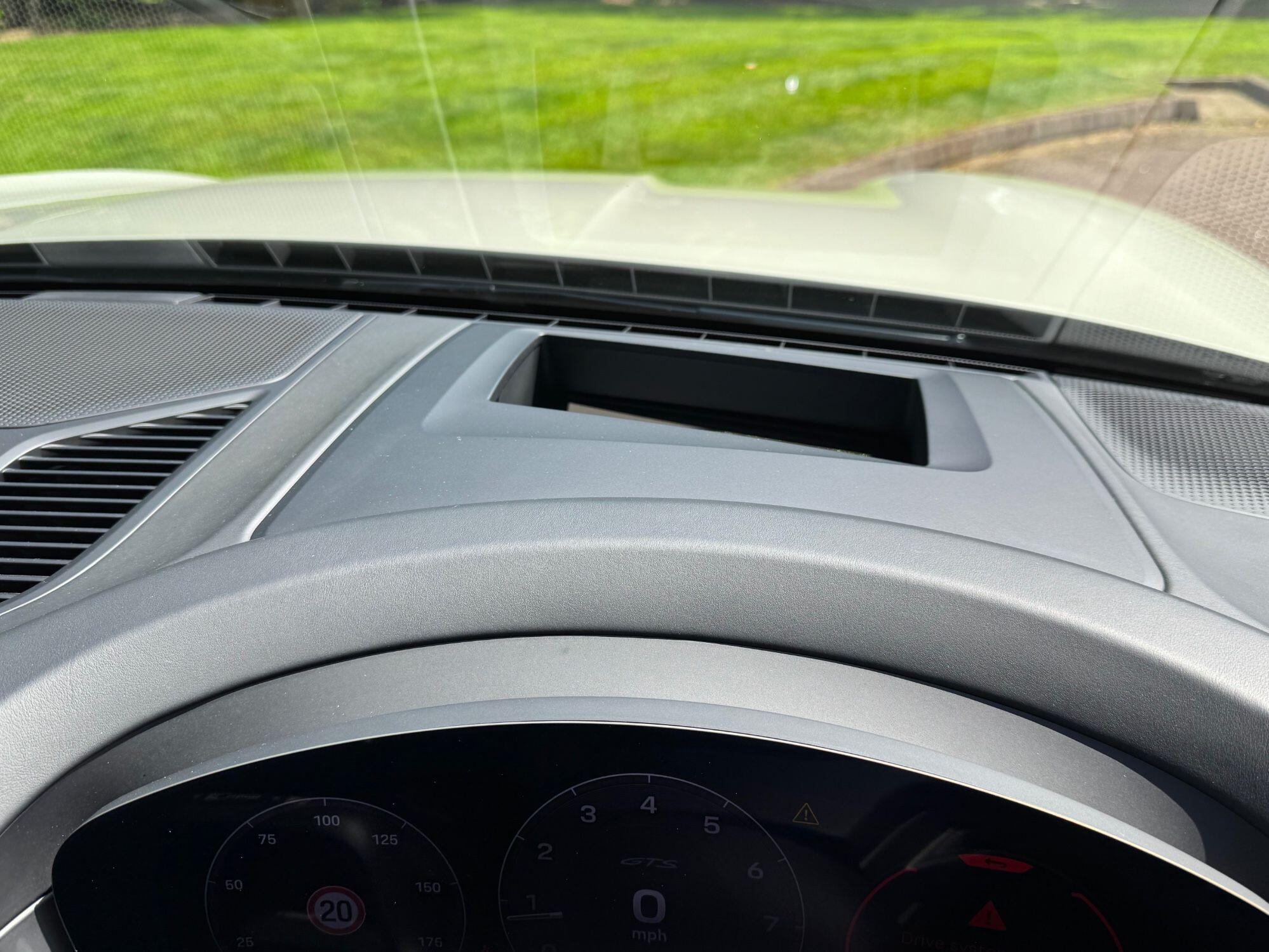 Porsche Cayenne view 40