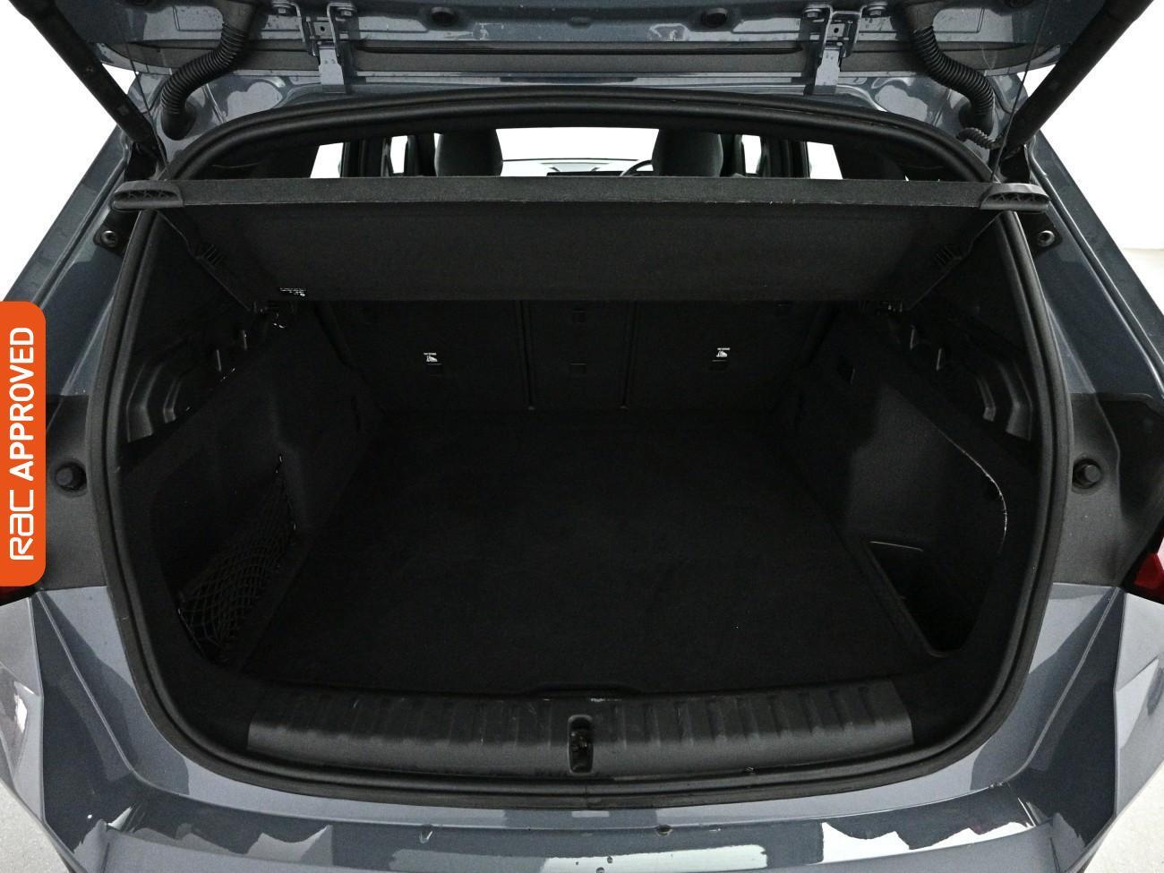 BMW Ix1 view 29