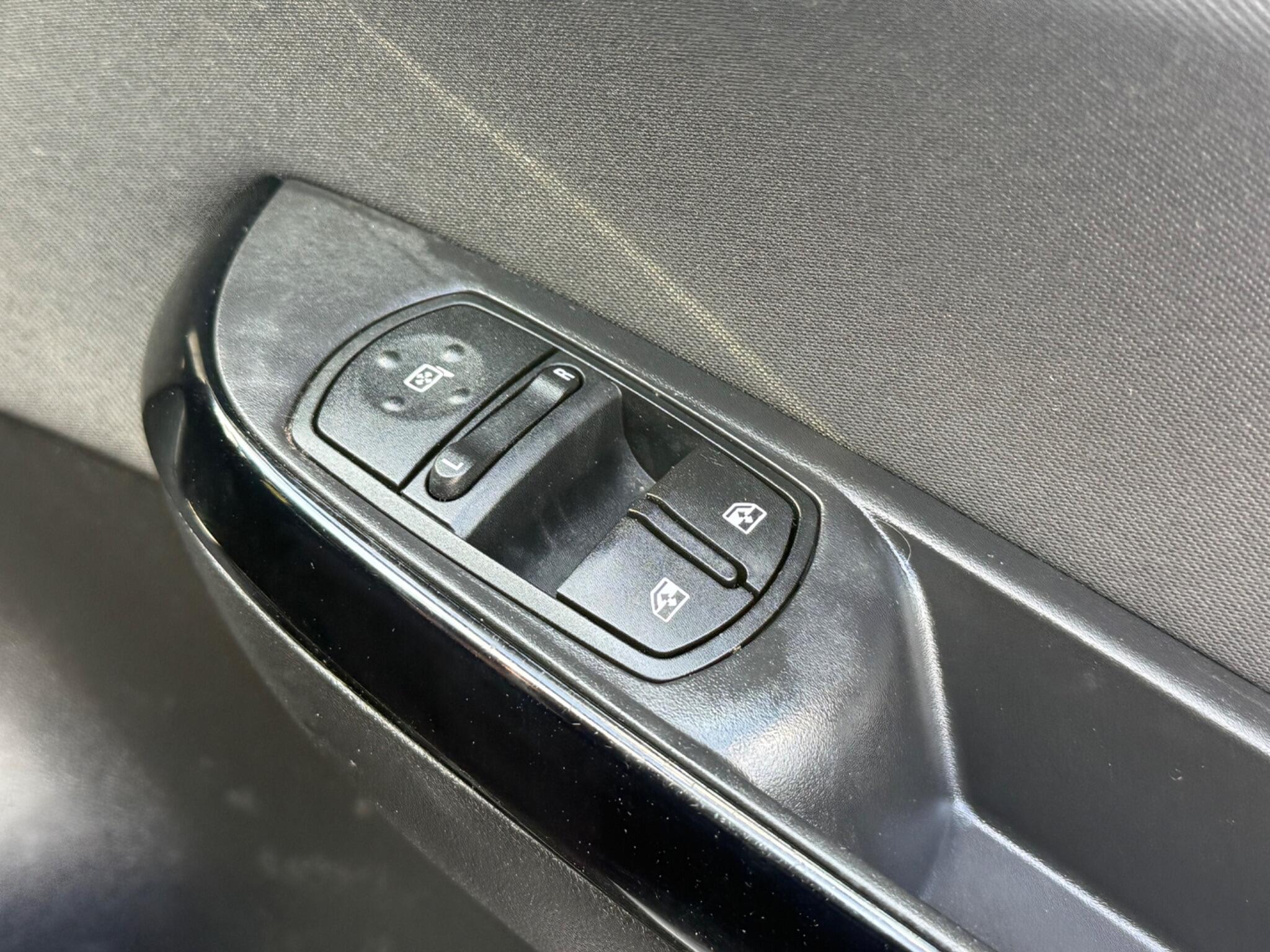 Vauxhall Corsa view 35