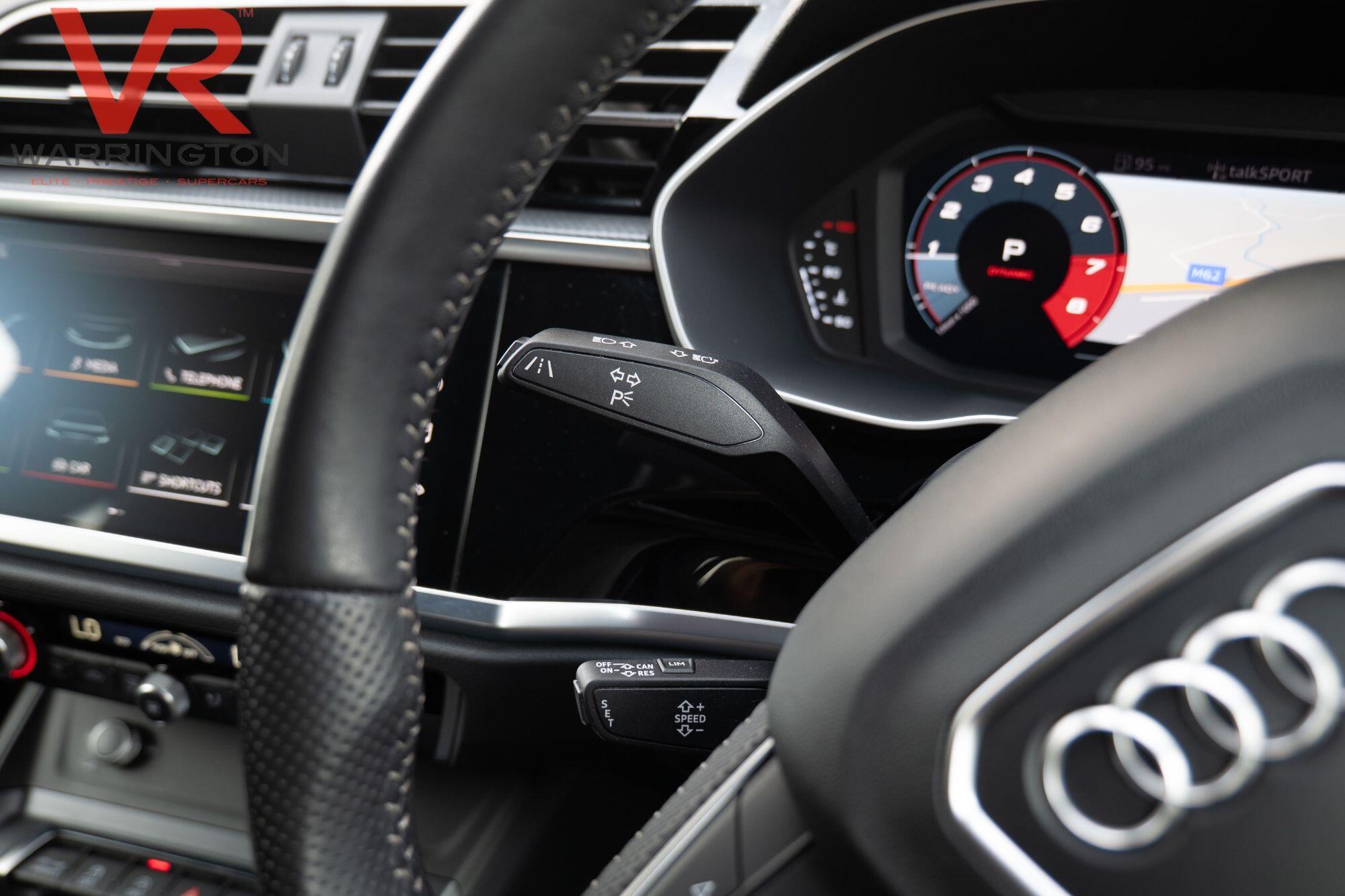 Audi Q3 view 10