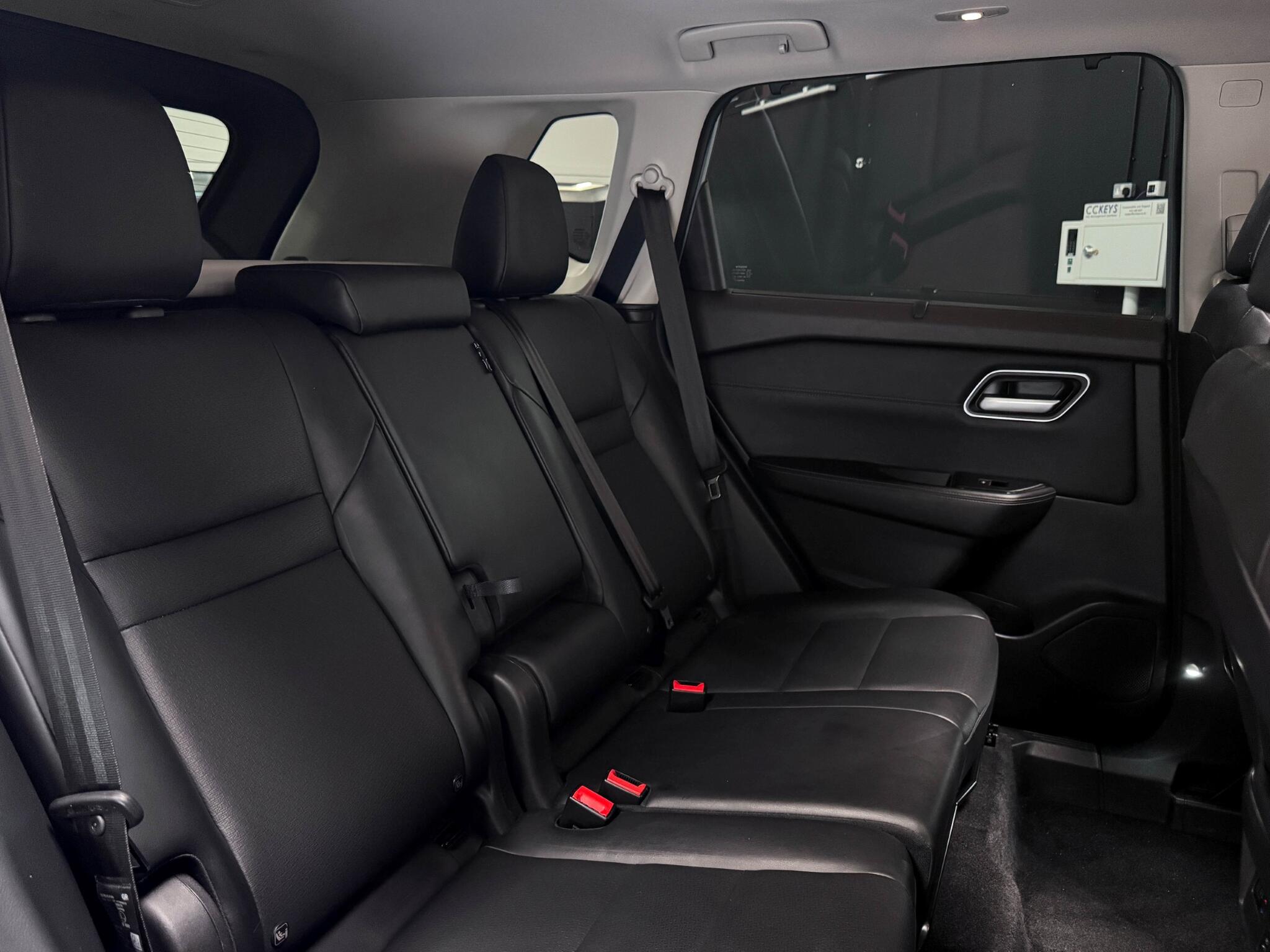 Nissan X-Trail view 12