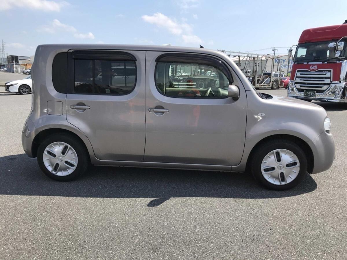 Nissan Cube view 6