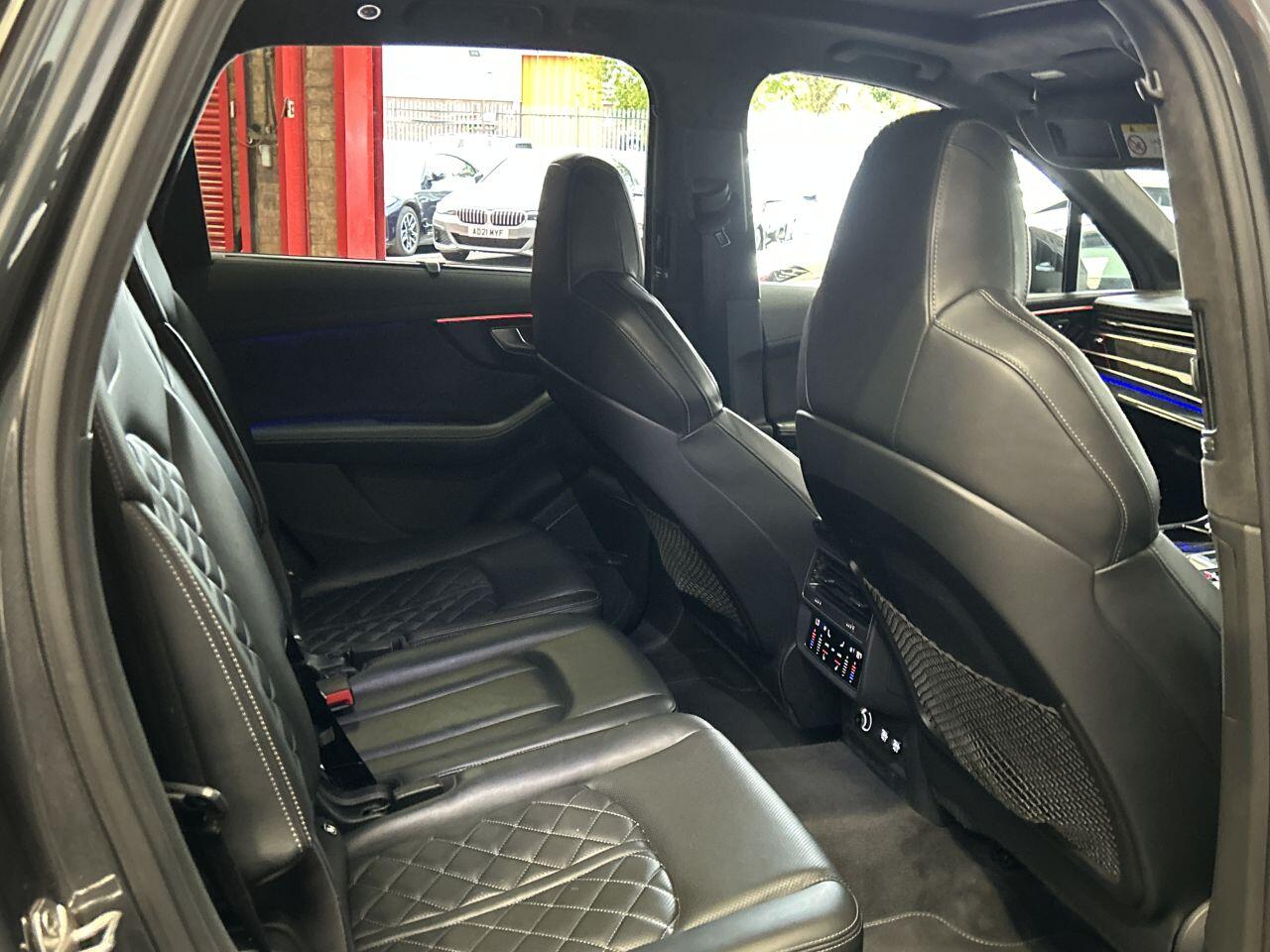 Audi Q7 view 68