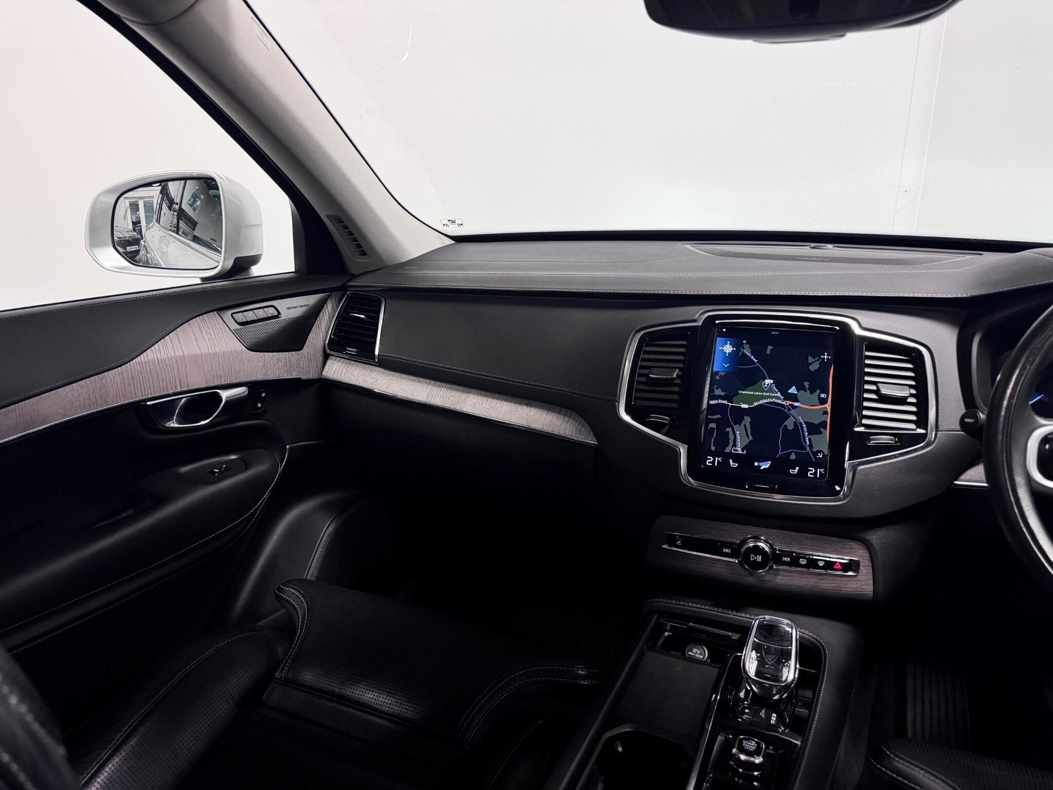 Volvo XC90 view 31