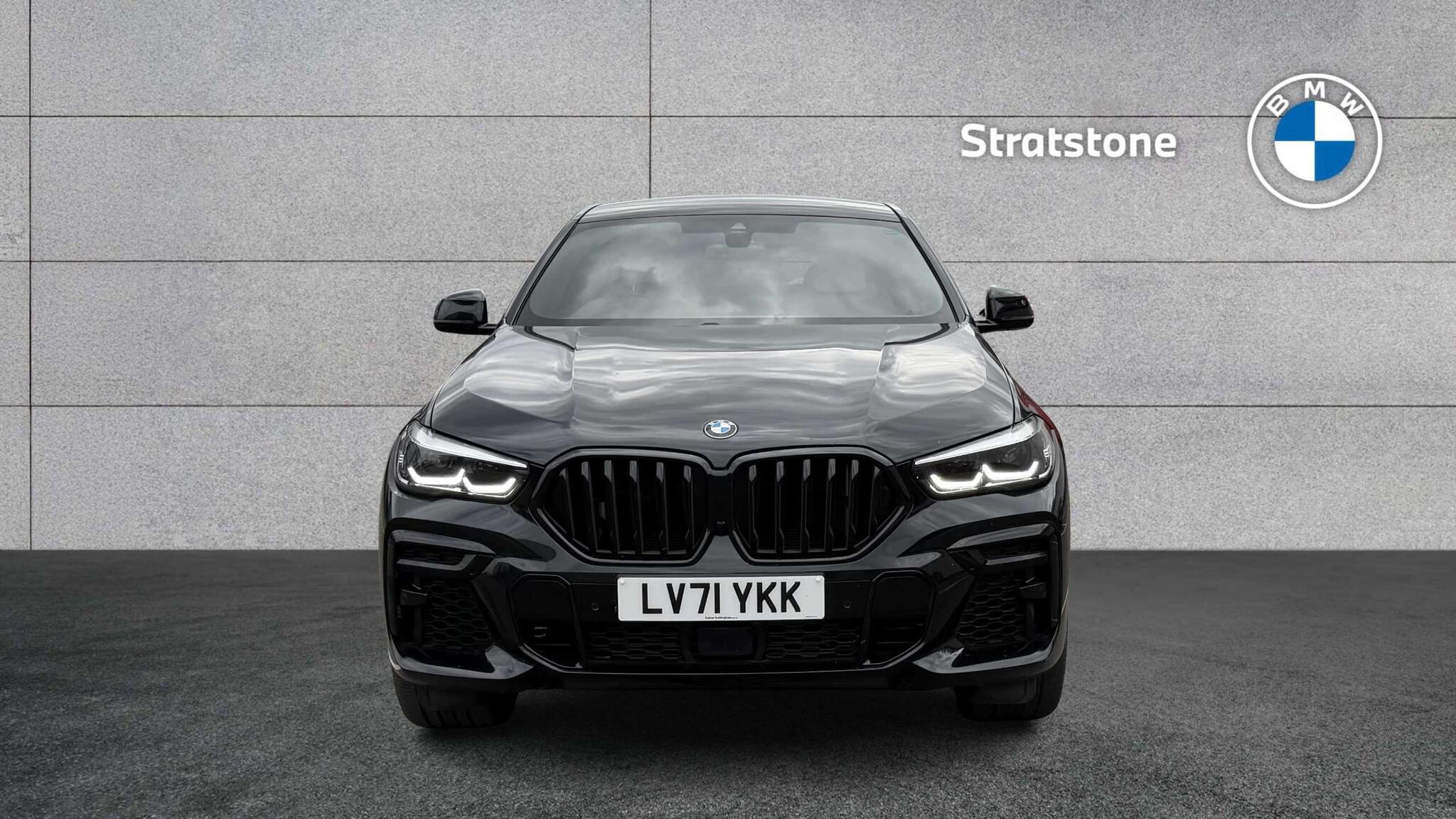 BMW X6 view 16