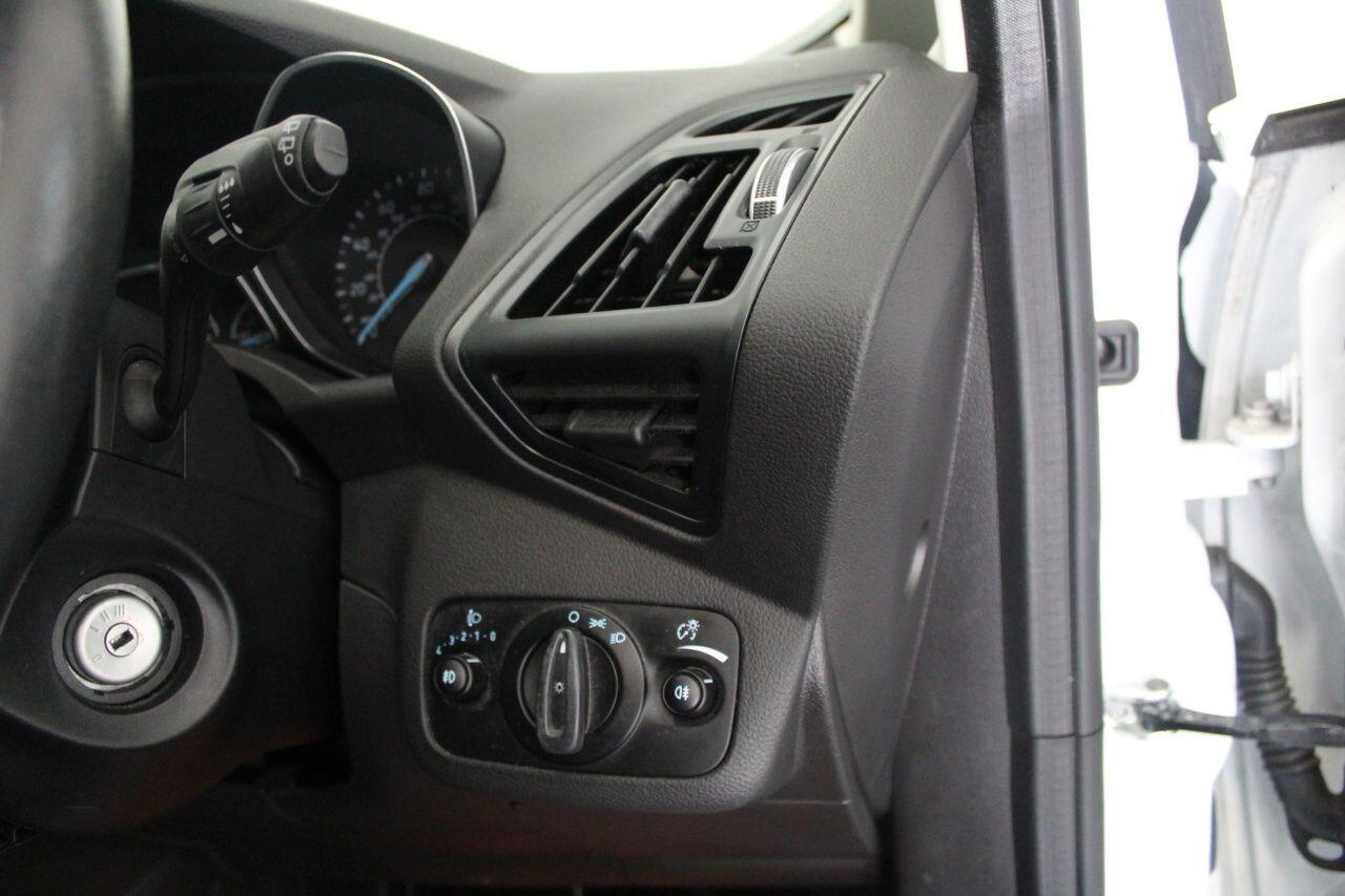 Ford C-Max view 44