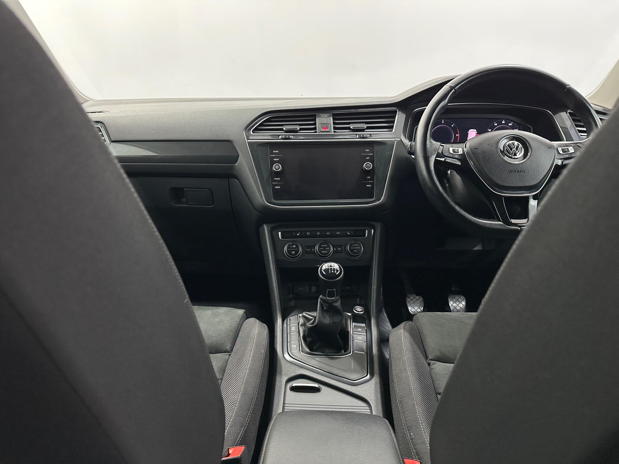 Volkswagen Tiguan Allspace view 19