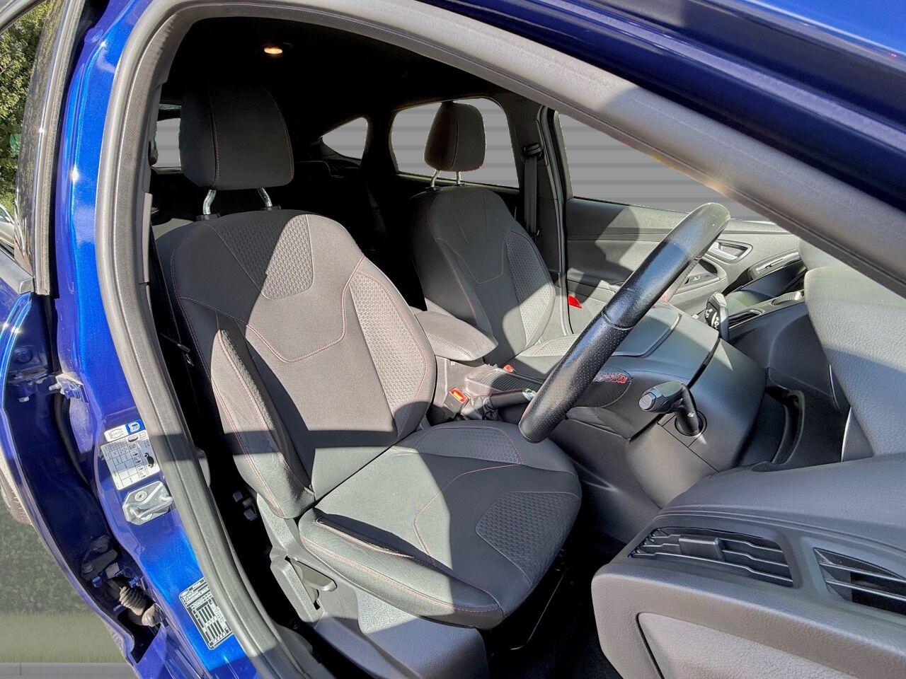 Ford Focus view 18