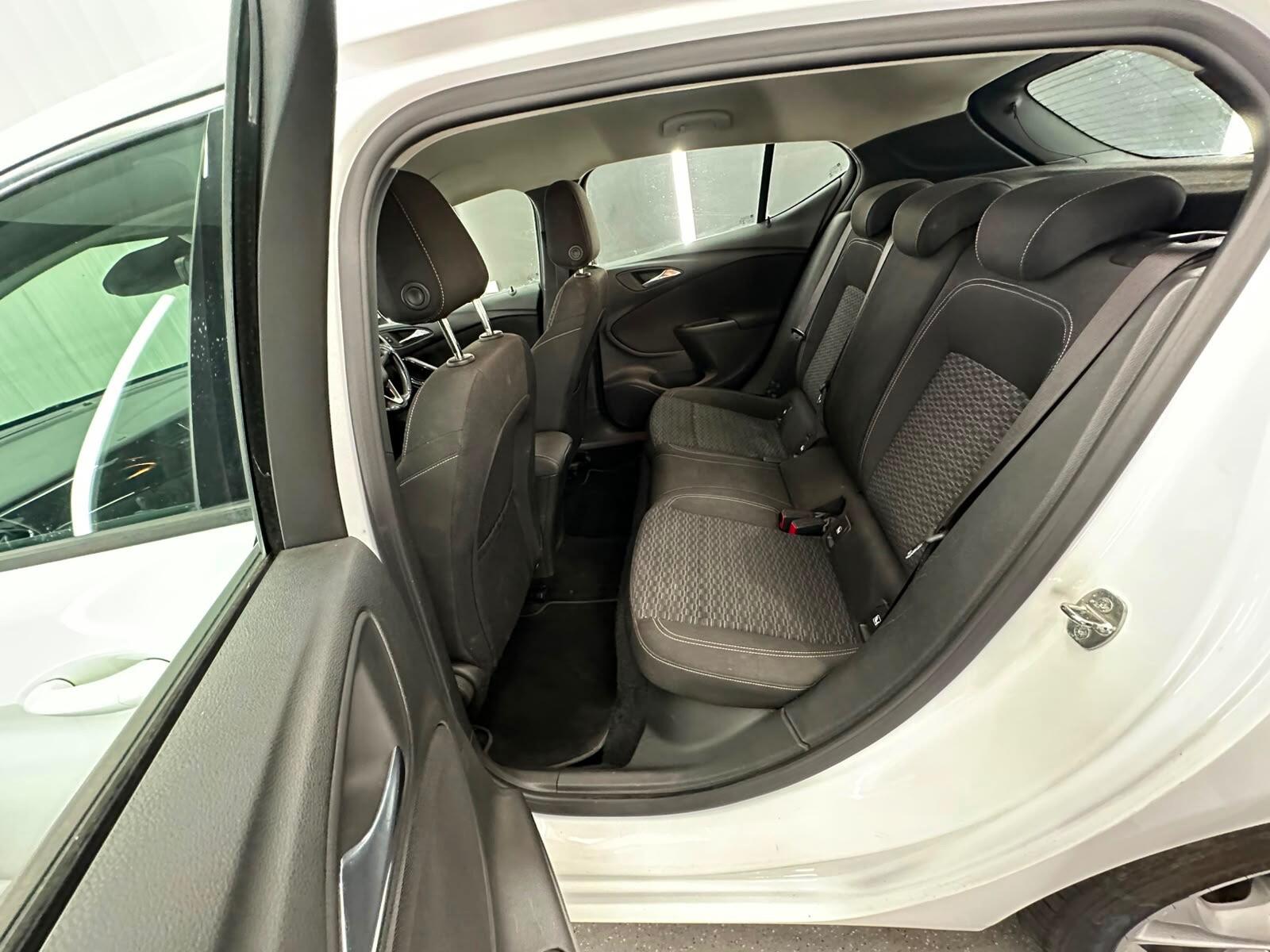 Vauxhall Astra view 26