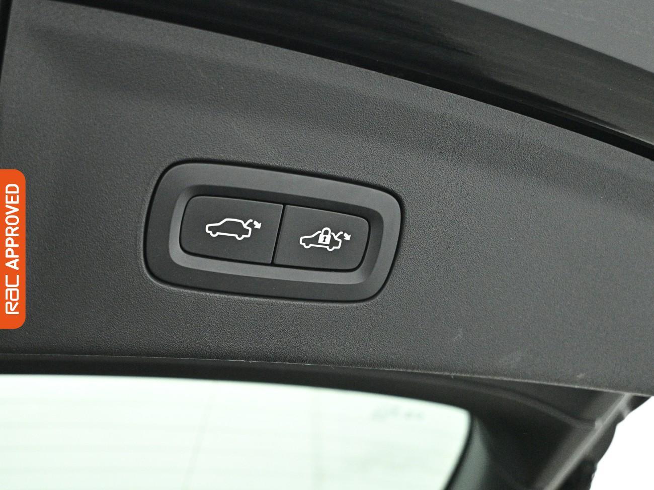 Polestar 2 view 16