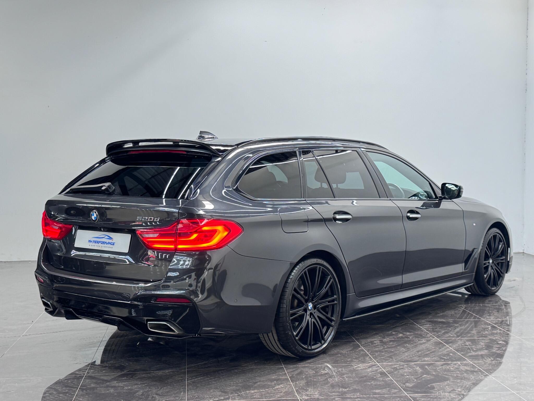 BMW 5 Series view 56