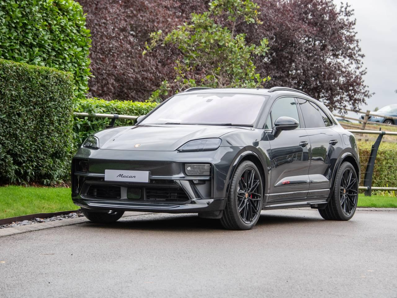 Porsche Macan view 68