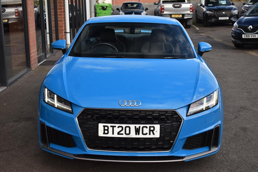 Audi TT view 7