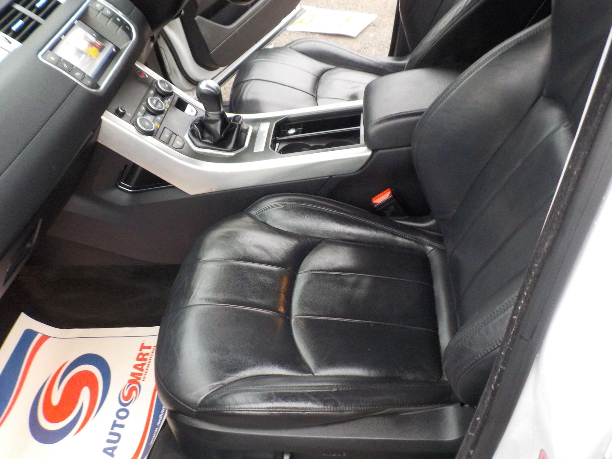 Land Rover Range Rover Evoque 2.0 eD4 SE FWD Euro 6 (s/s) 5dr