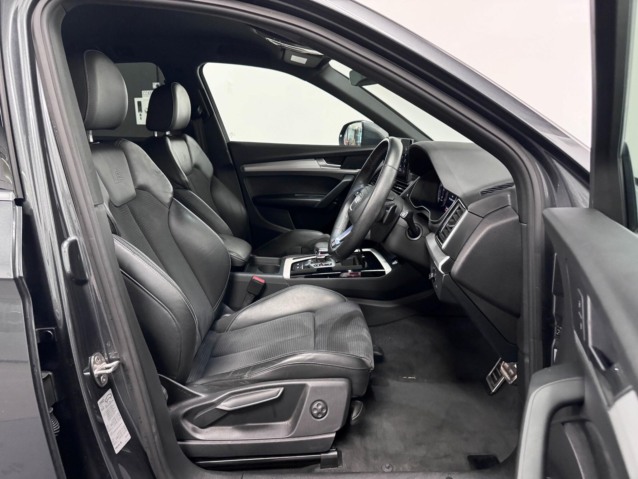 Audi Q5 view 24