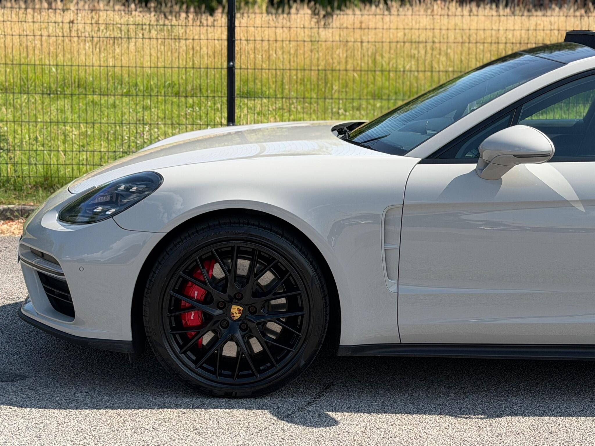 Porsche Panamera view 43