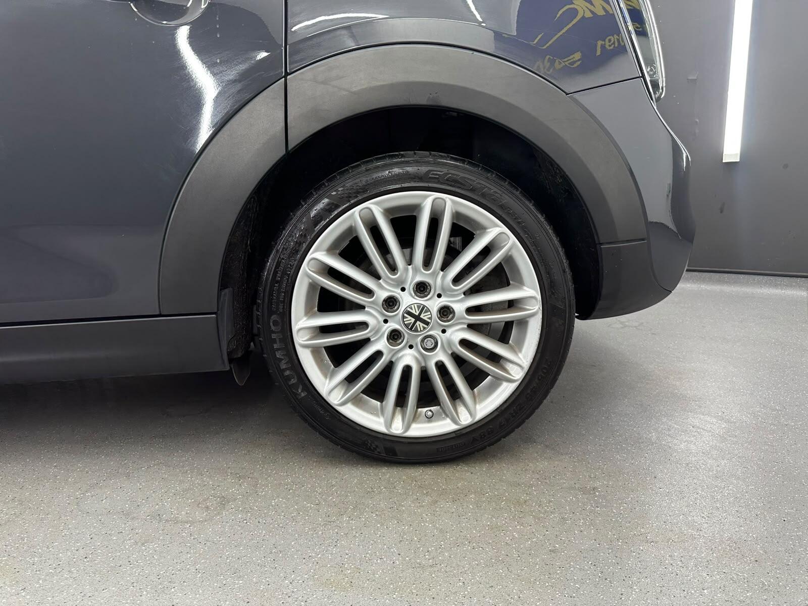 MINI Hatch view 18