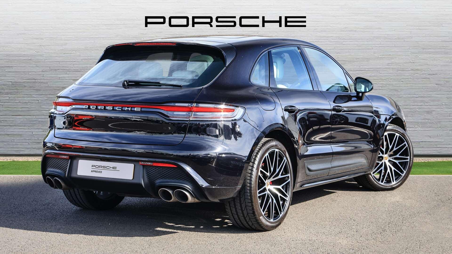 Porsche Macan view 3