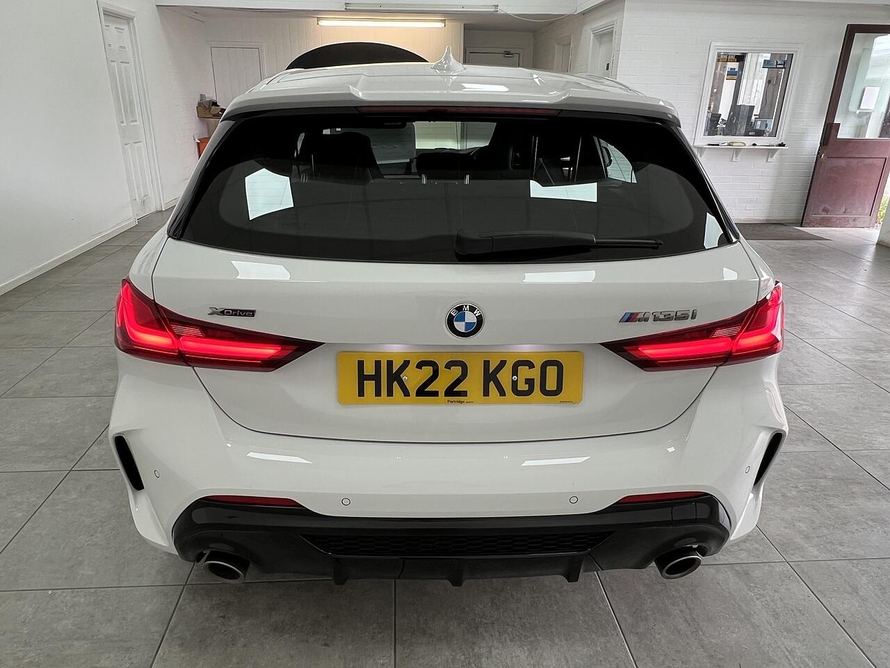 BMW 1 Series view 4