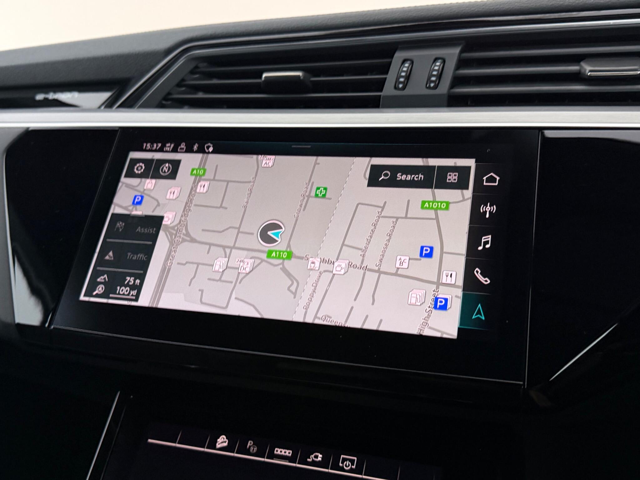 Audi E-Tron view 29