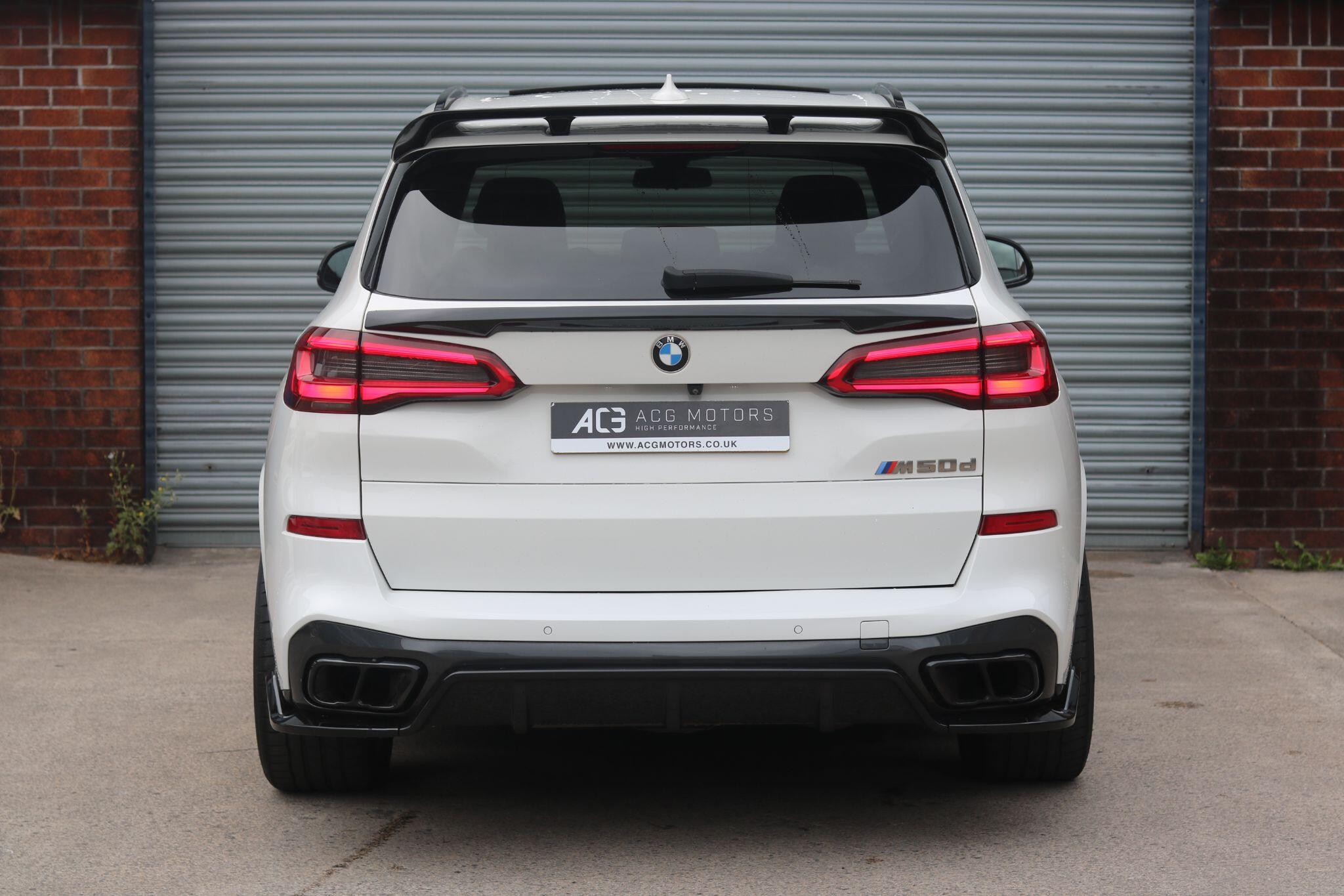 BMW X5 view 4