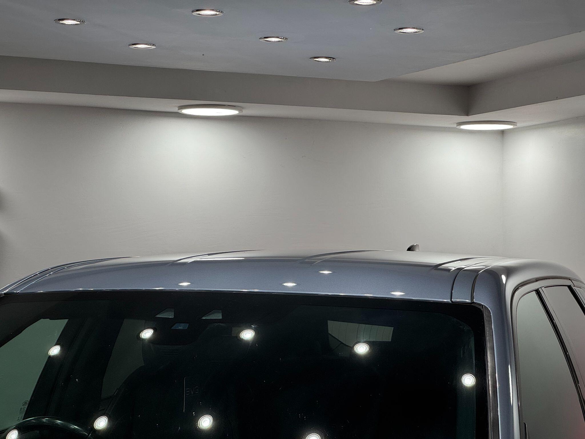 Land Rover Discovery Sport view 13